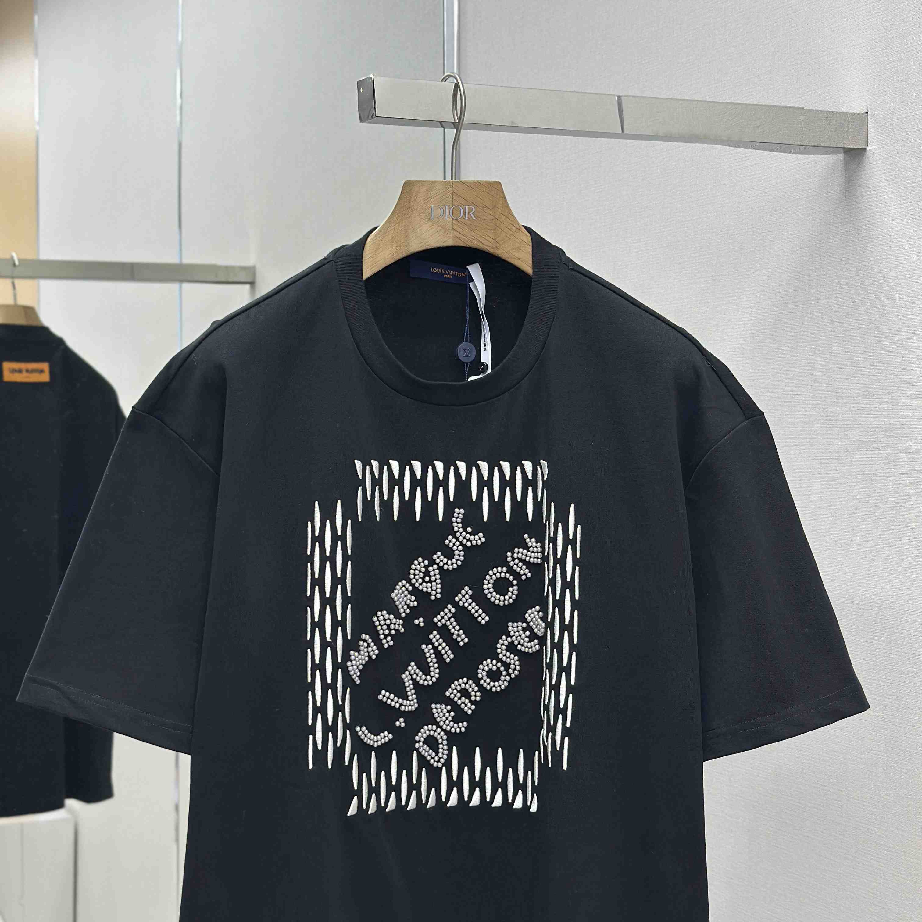 Louis Vuitton Embroidered Signature Cotton T-Shirt   1AFJFK - DopestKickz