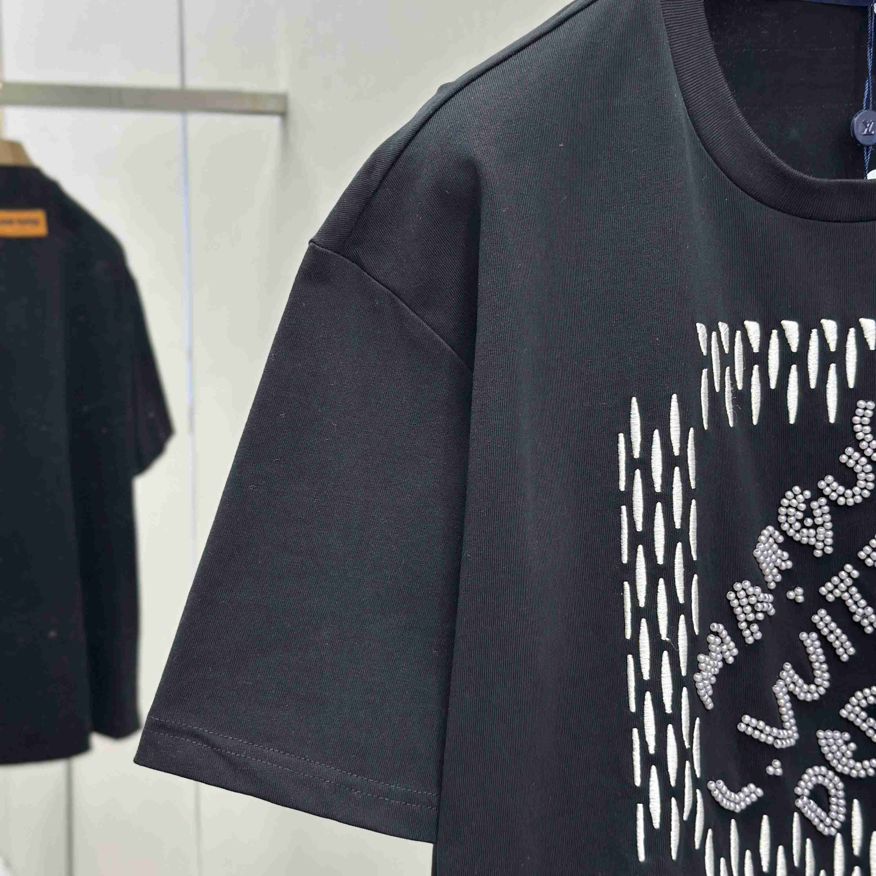 Louis Vuitton Embroidered Signature Cotton T-Shirt   1AFJFK - DopestKickz