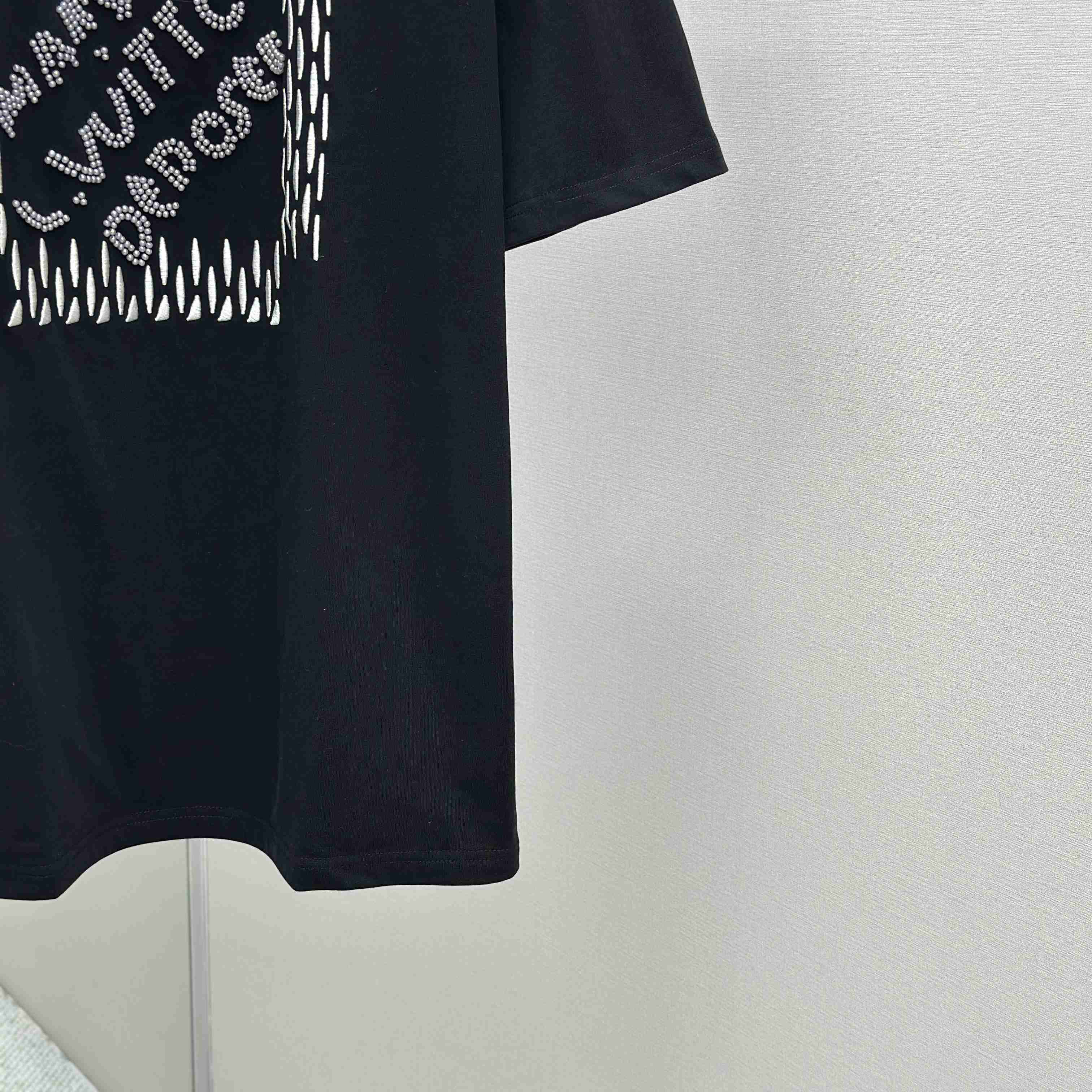 Louis Vuitton Embroidered Signature Cotton T-Shirt   1AFJFK - DopestKickz