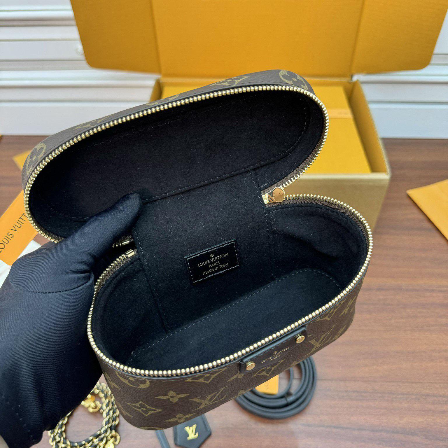 Louis Vuitton Vanity Chain Pouch    M47125 - DopestKickz