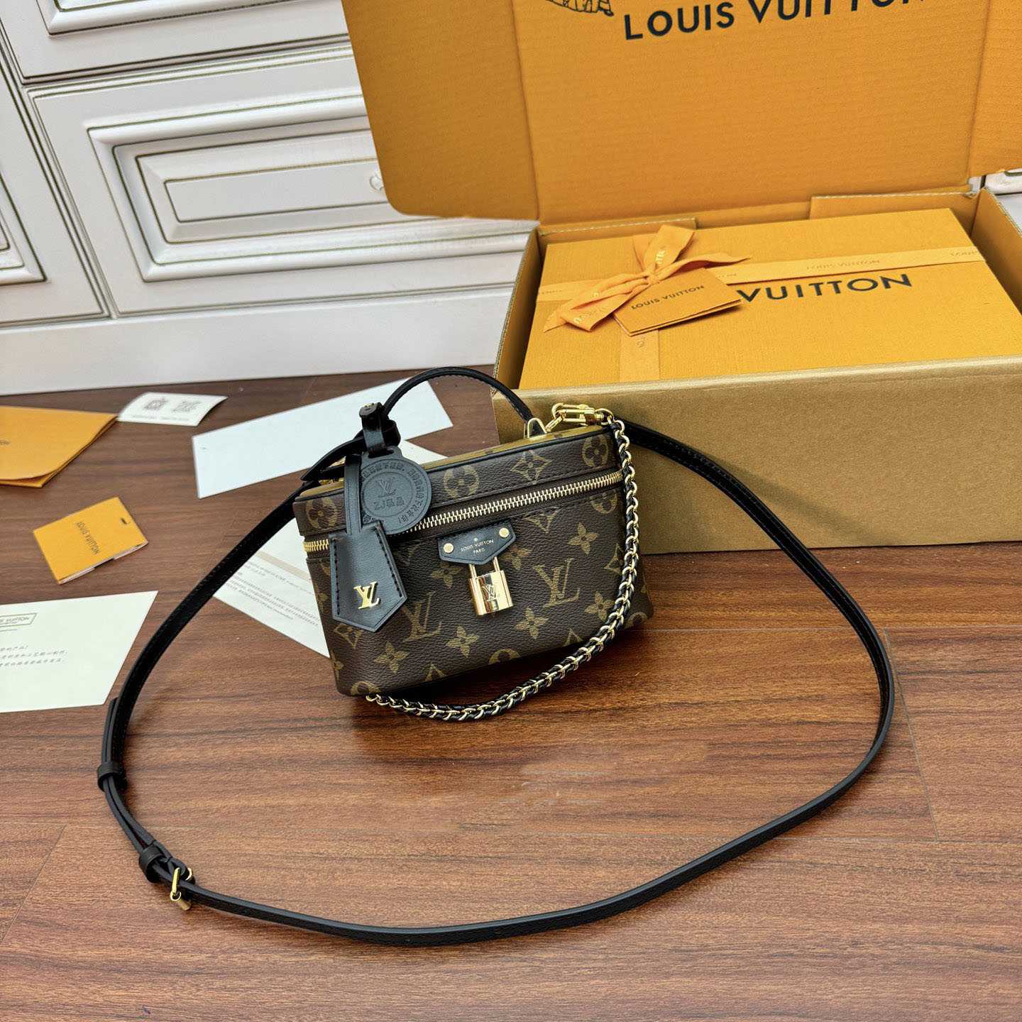 Louis Vuitton Vanity Chain Pouch    M47125 - DopestKickz