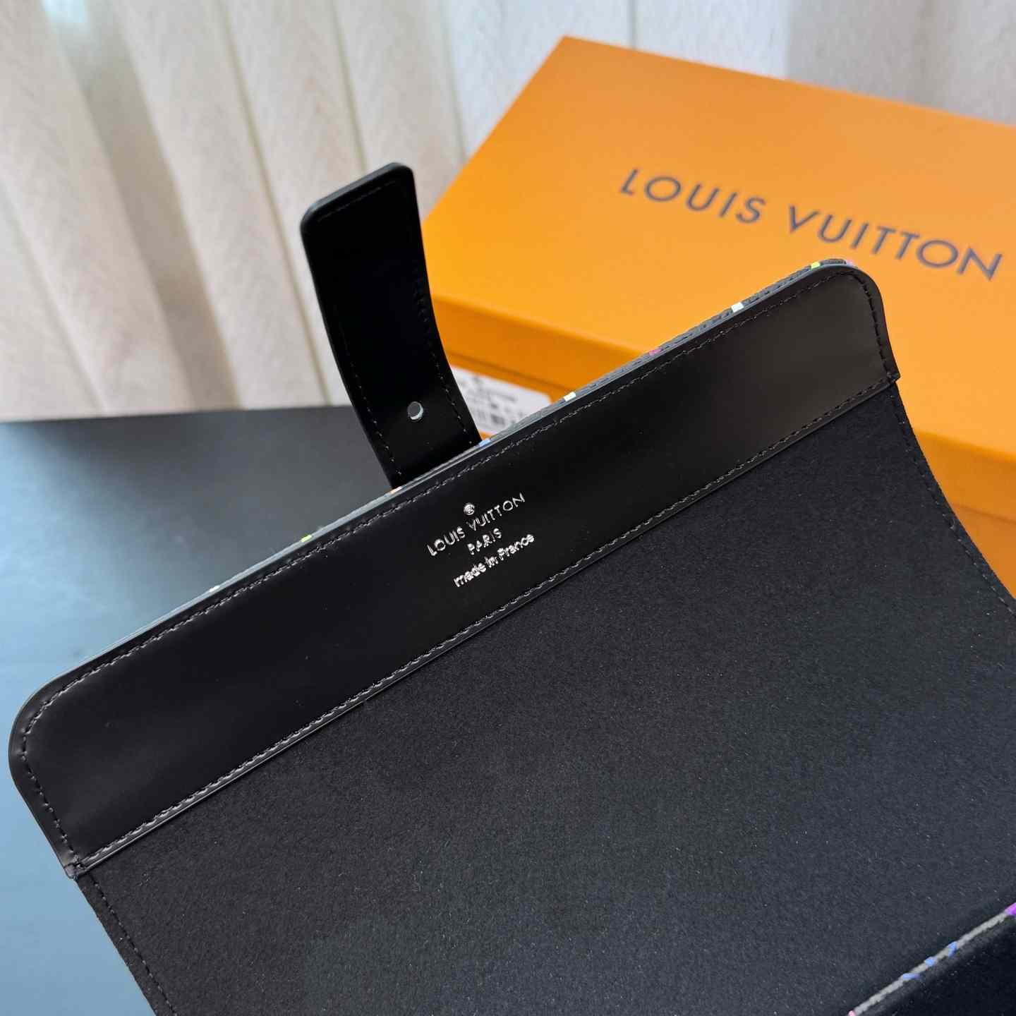 Louis Vuitton 3 Watch Case    - DopestKickz