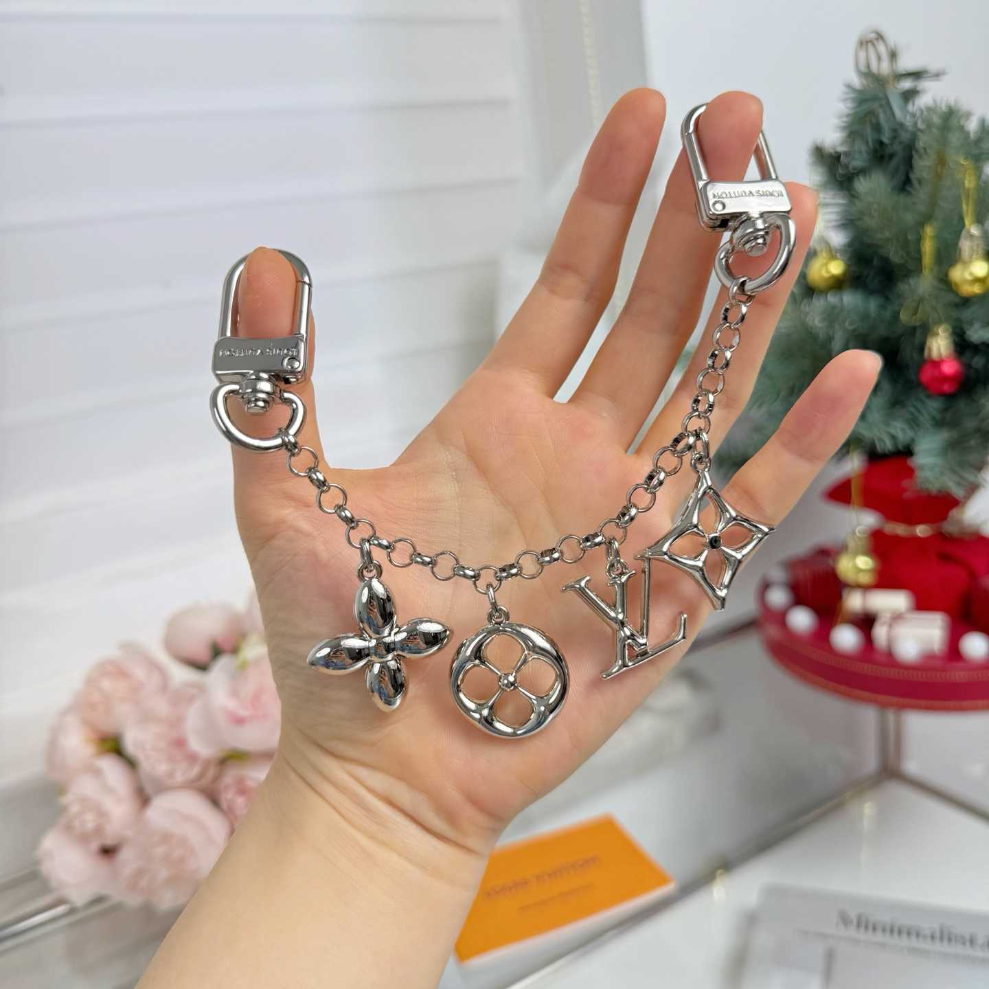 Louis Vuitton LV Iconic Bag Charm   M02453 - DopestKickz