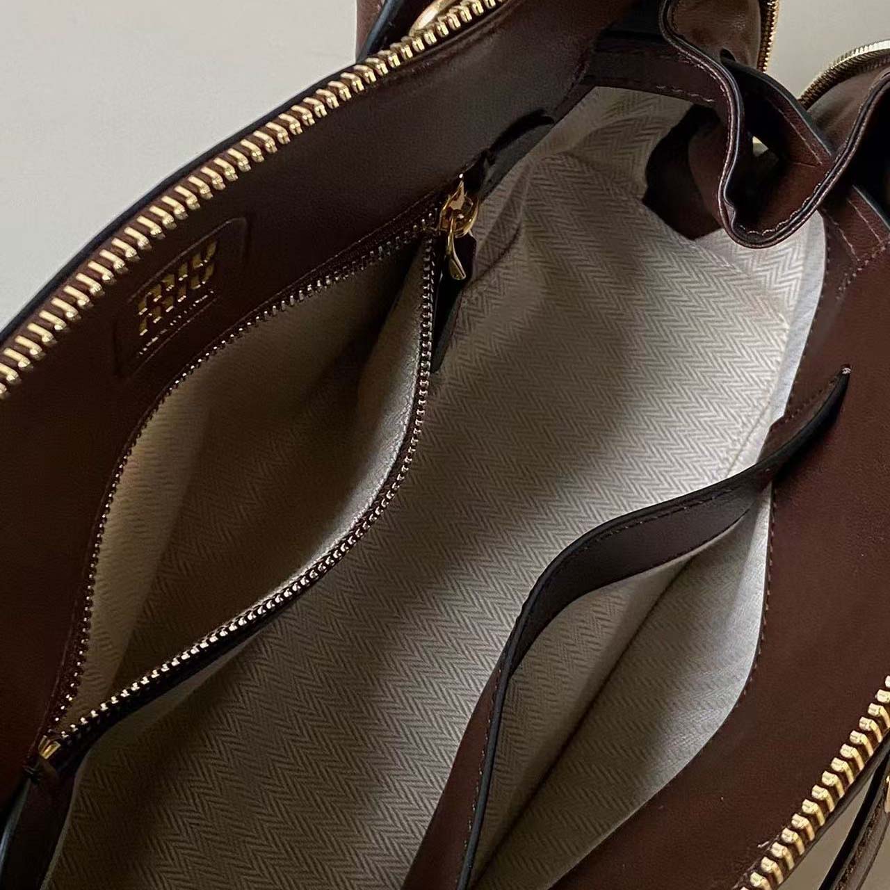 Miu Miu Aventure Leather Tote Bag   33cm - DopestKickz