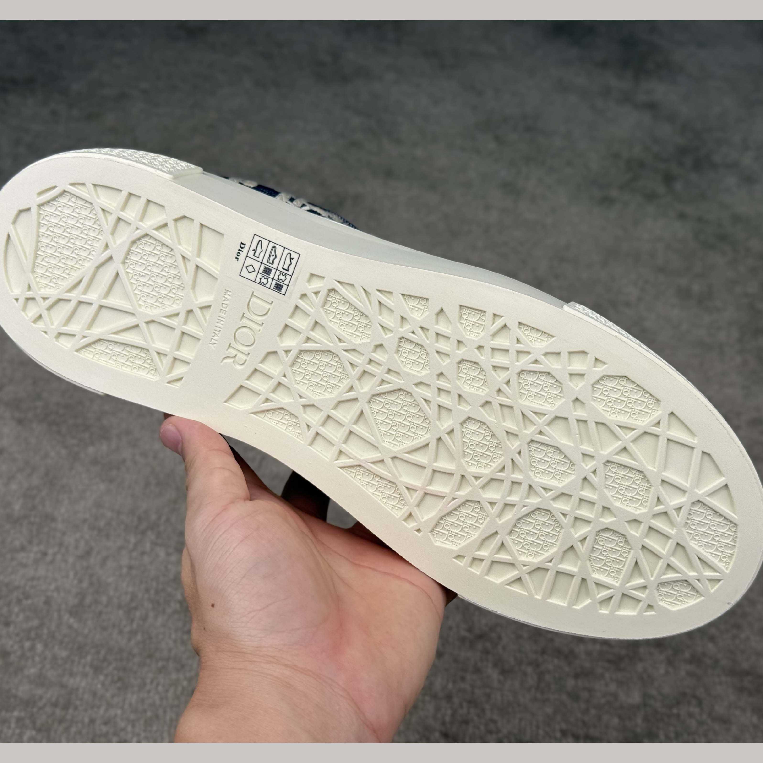 Dior B33 Sneaker  - DopestKickz