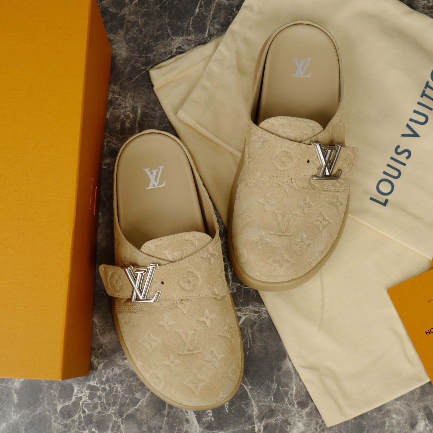 Louis Vuitton LV Easy Mule   1AHQR1 - DopestKickz