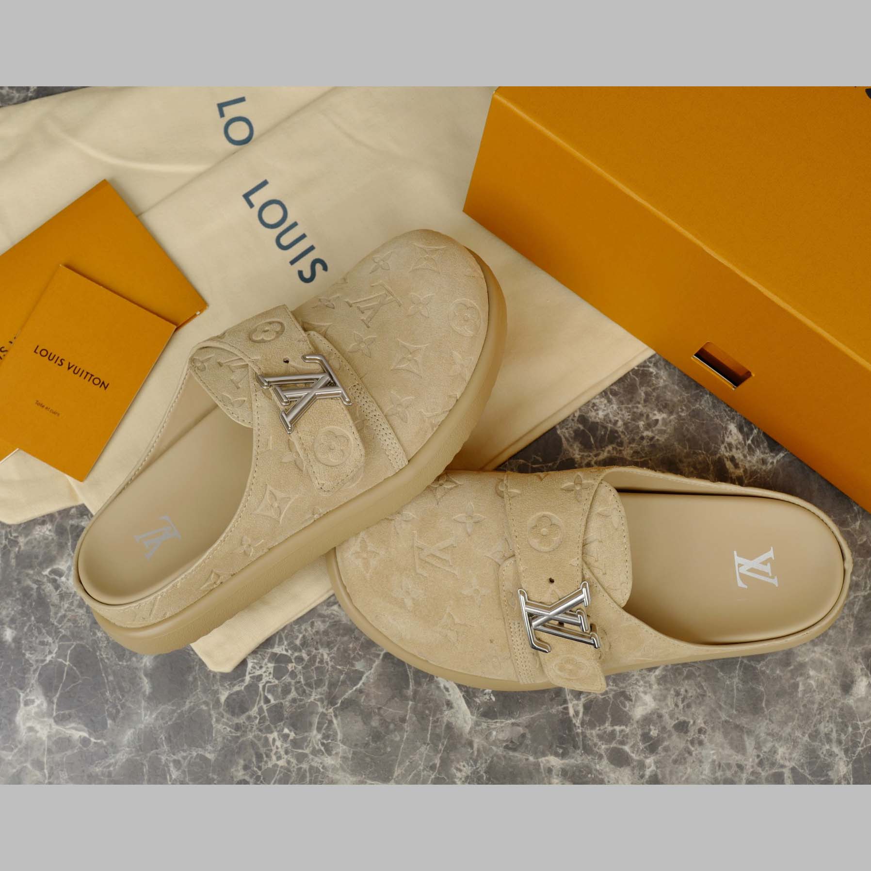 Louis Vuitton LV Easy Mule   1AHQR1 - DopestKickz