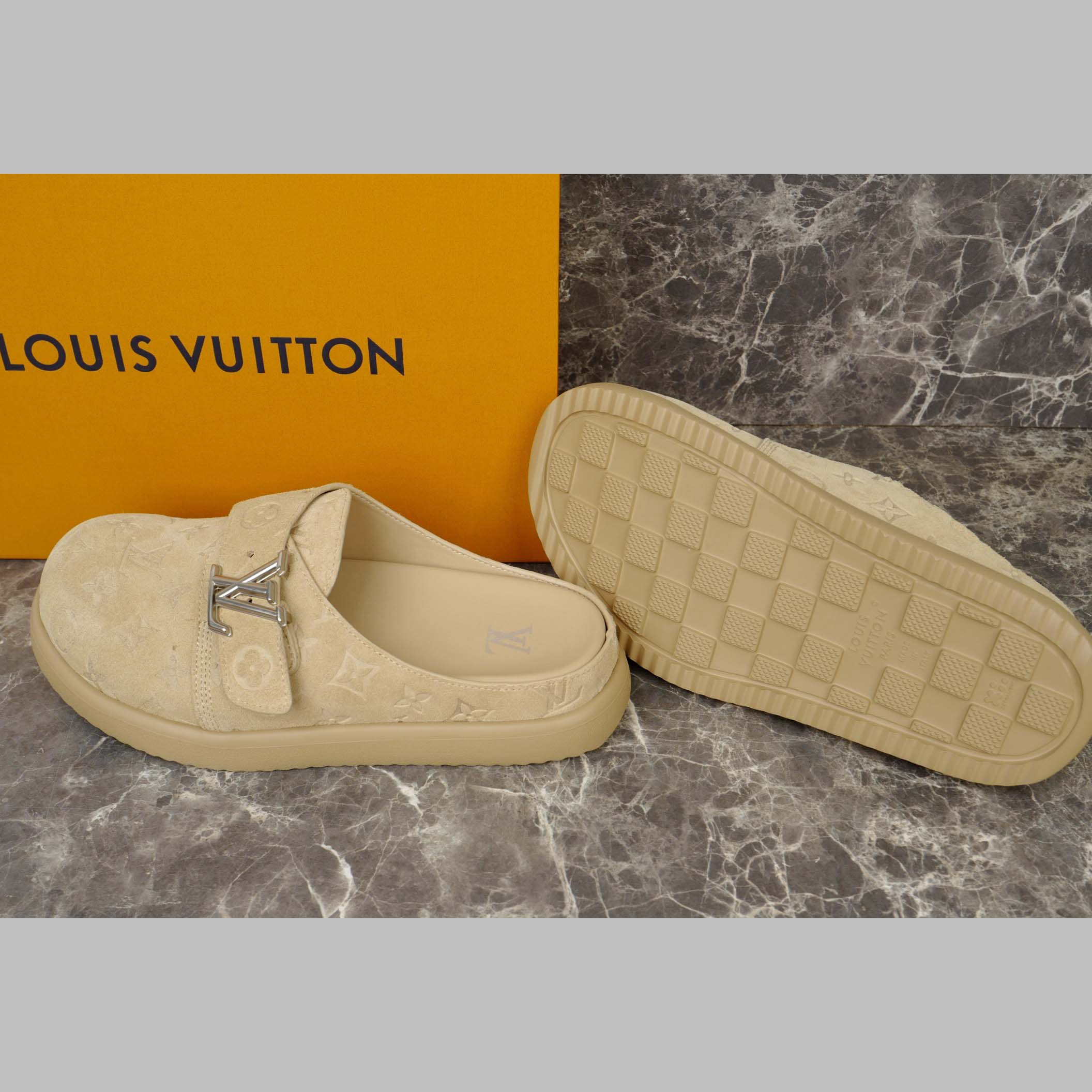 Louis Vuitton LV Easy Mule   1AHQR1 - DopestKickz
