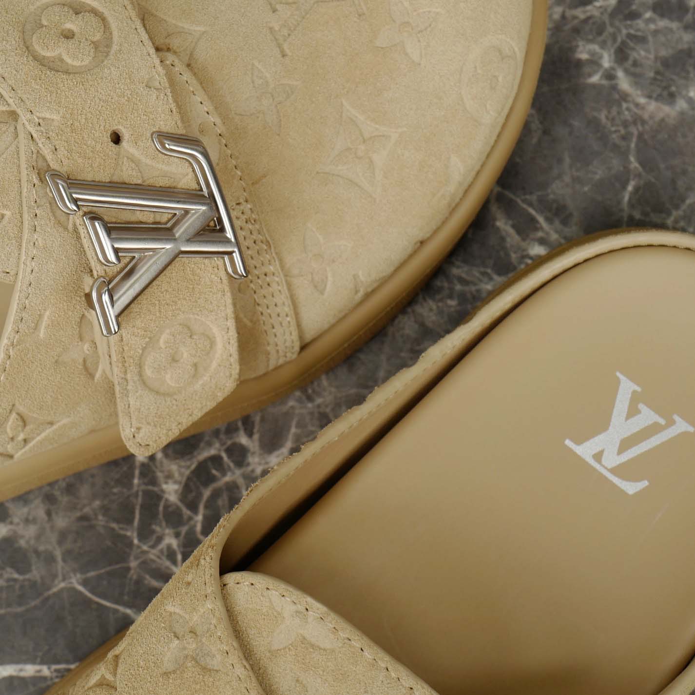 Louis Vuitton LV Easy Mule   1AHQR1 - DopestKickz