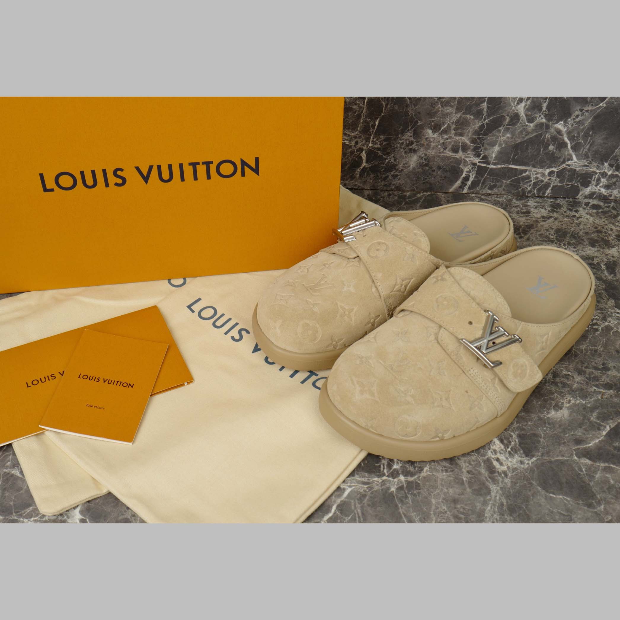 Louis Vuitton LV Easy Mule   1AHQR1 - DopestKickz