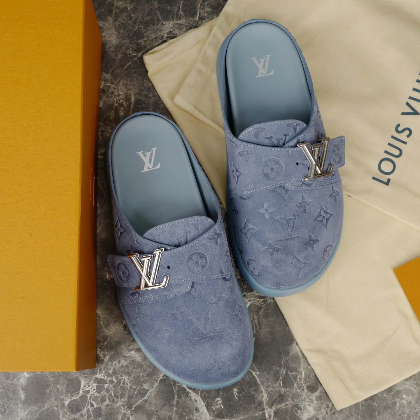 Louis Vuitton LV Easy Mule   1AHQQI - DopestKickz