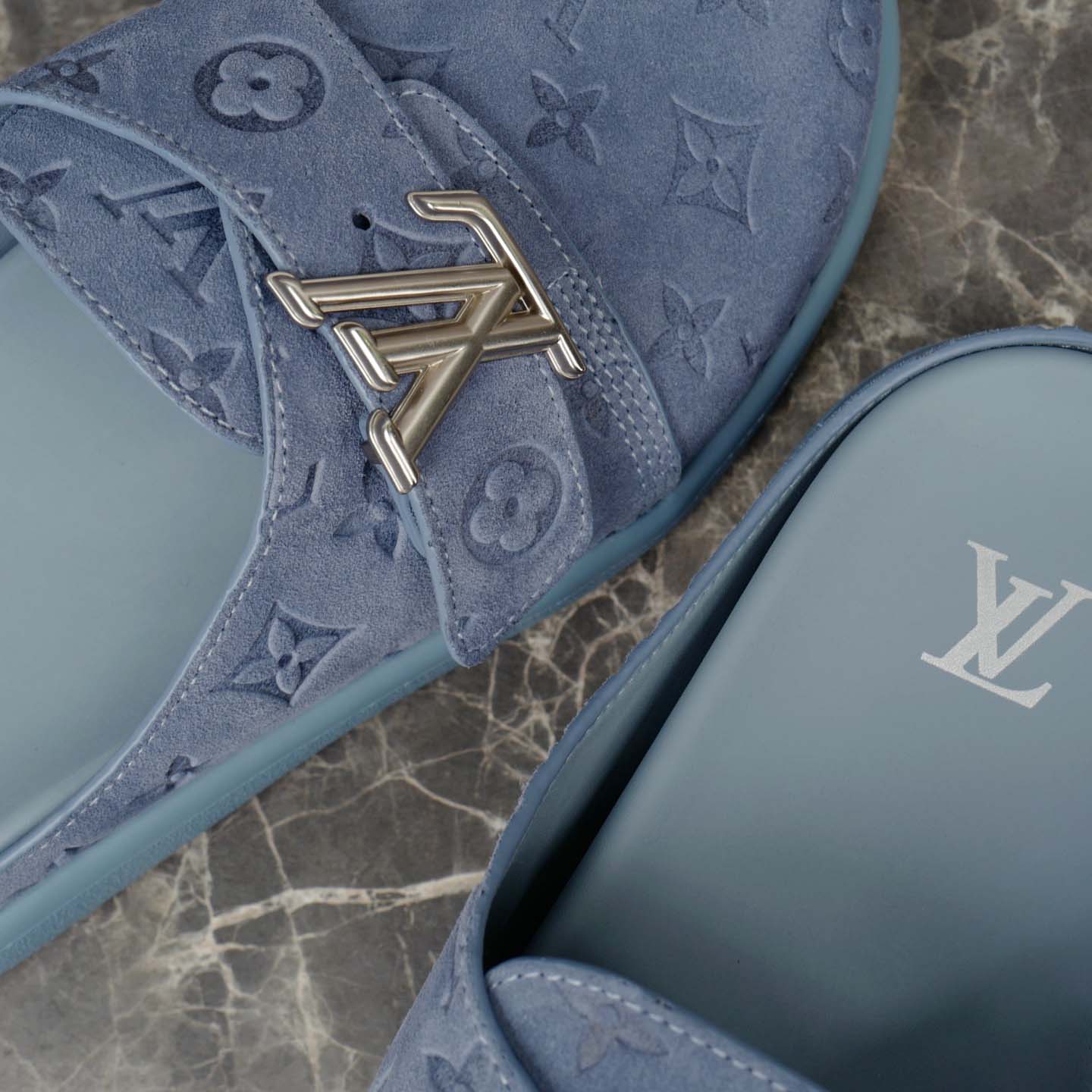 Louis Vuitton LV Easy Mule   1AHQQI - DopestKickz