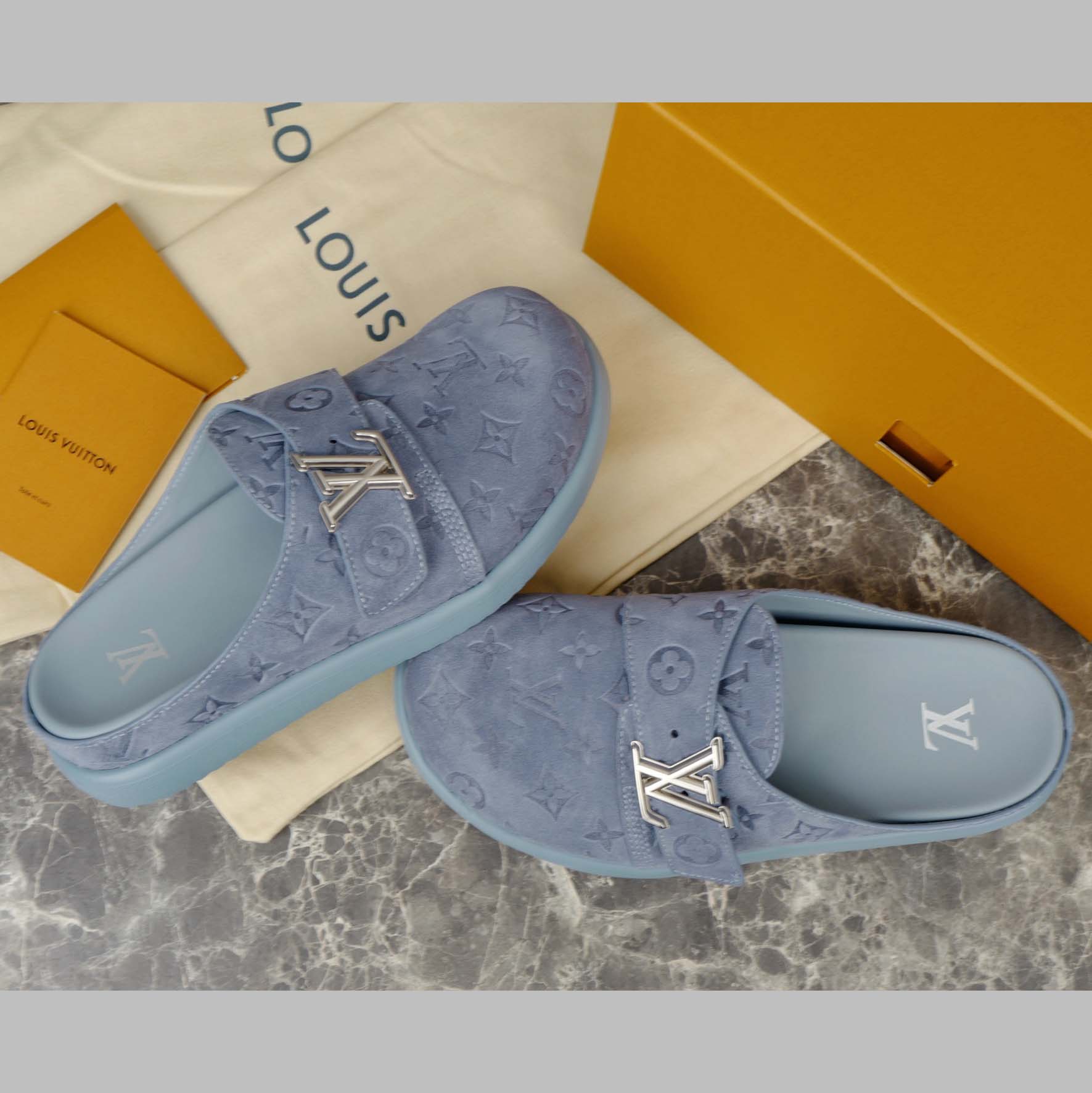Louis Vuitton LV Easy Mule   1AHQQI - DopestKickz