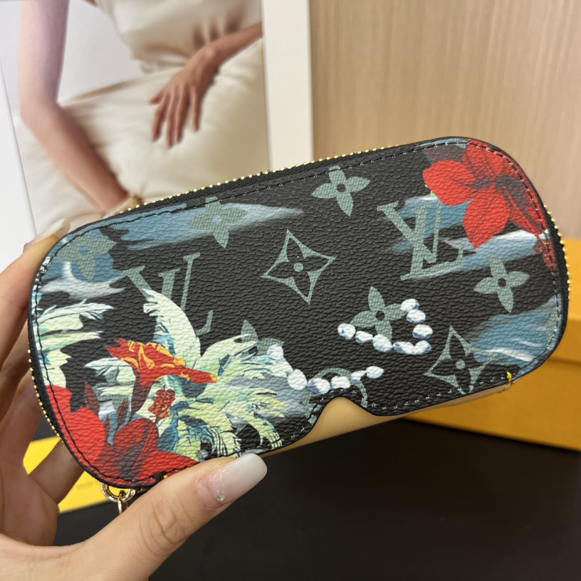 Louis Vuitton Sunglasses Pouch - DopestKickz