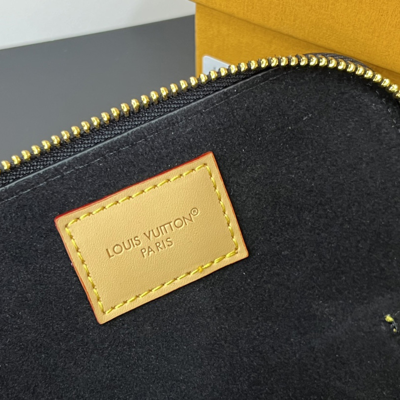 Louis Vuitton Sunglasses Pouch - DopestKickz