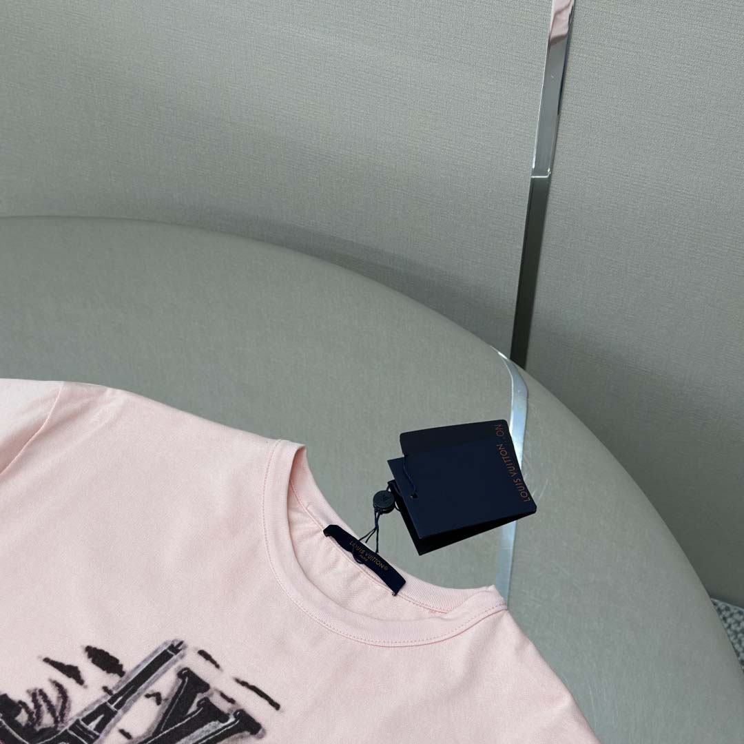 Louis Vuitton Graphic T-Shirt   1AIMMQ - DopestKickz