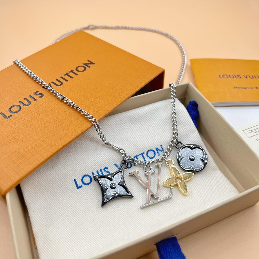Louis Vuitton Collier pendentif LV Instinct   M00521 - DopestKickz
