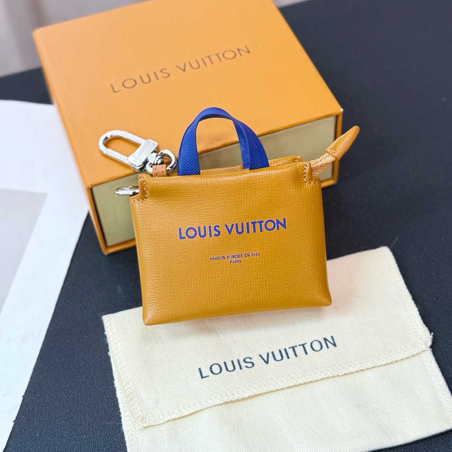 Louis Vuitton LV Mini Shopper Bag Charm   M02699 - DopestKickz
