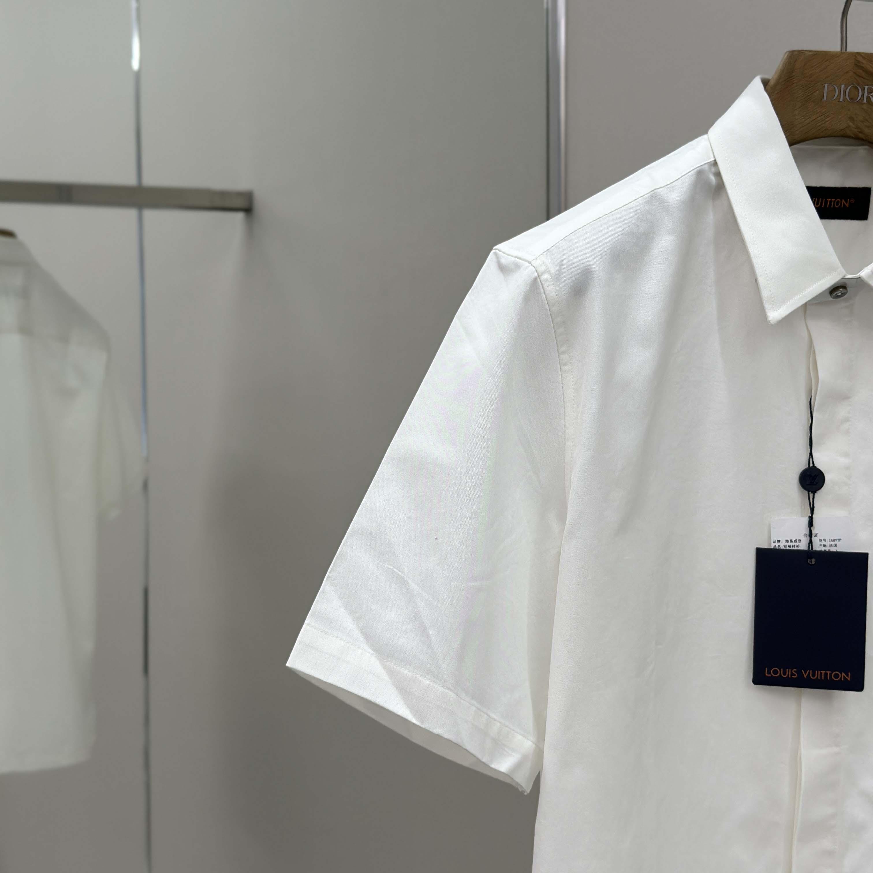 Louis Vuitton Monogram Pocket Short-Sleeved Shirt   1AHVYO - DopestKickz