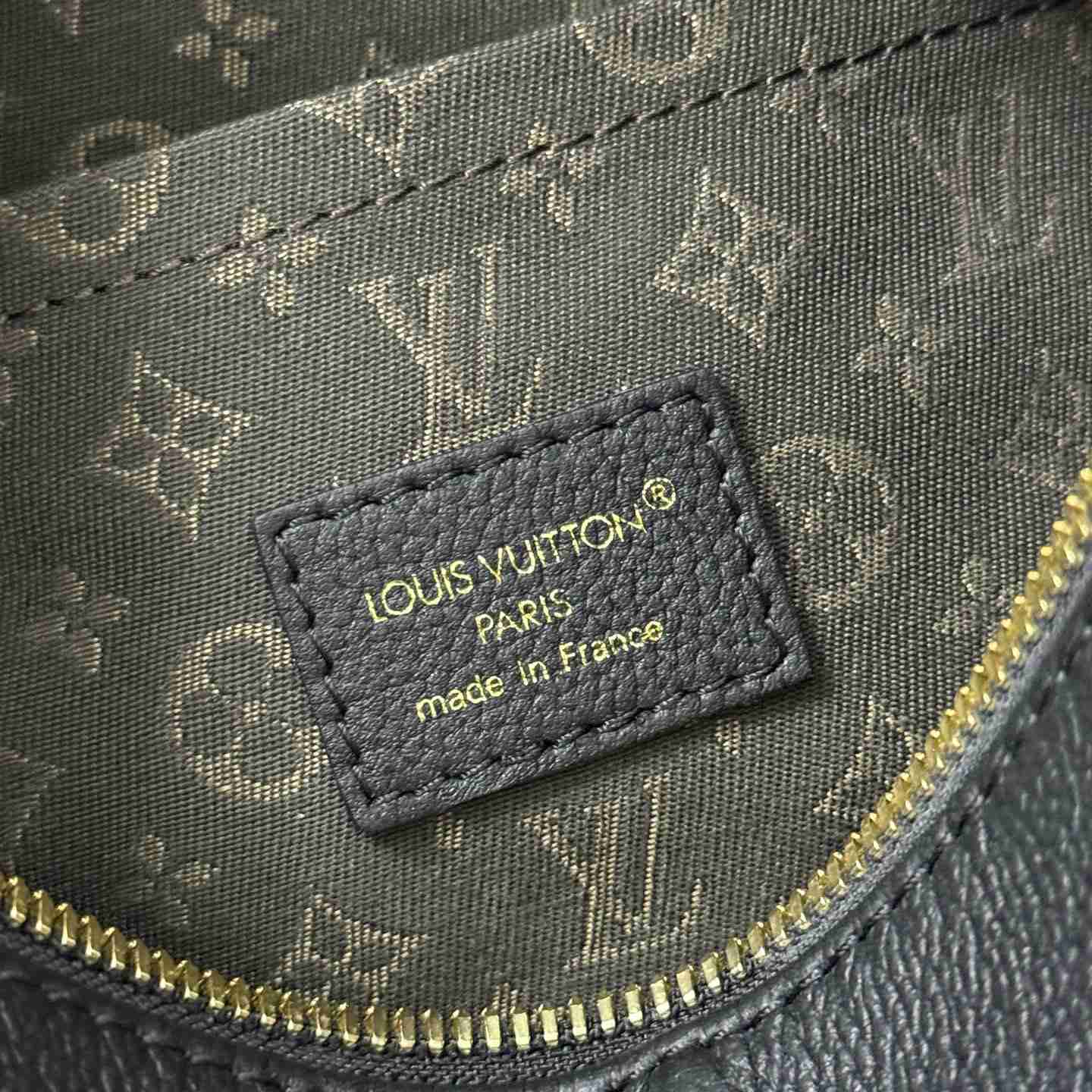 Louis Vuitton Express PM   M26039 - DopestKickz