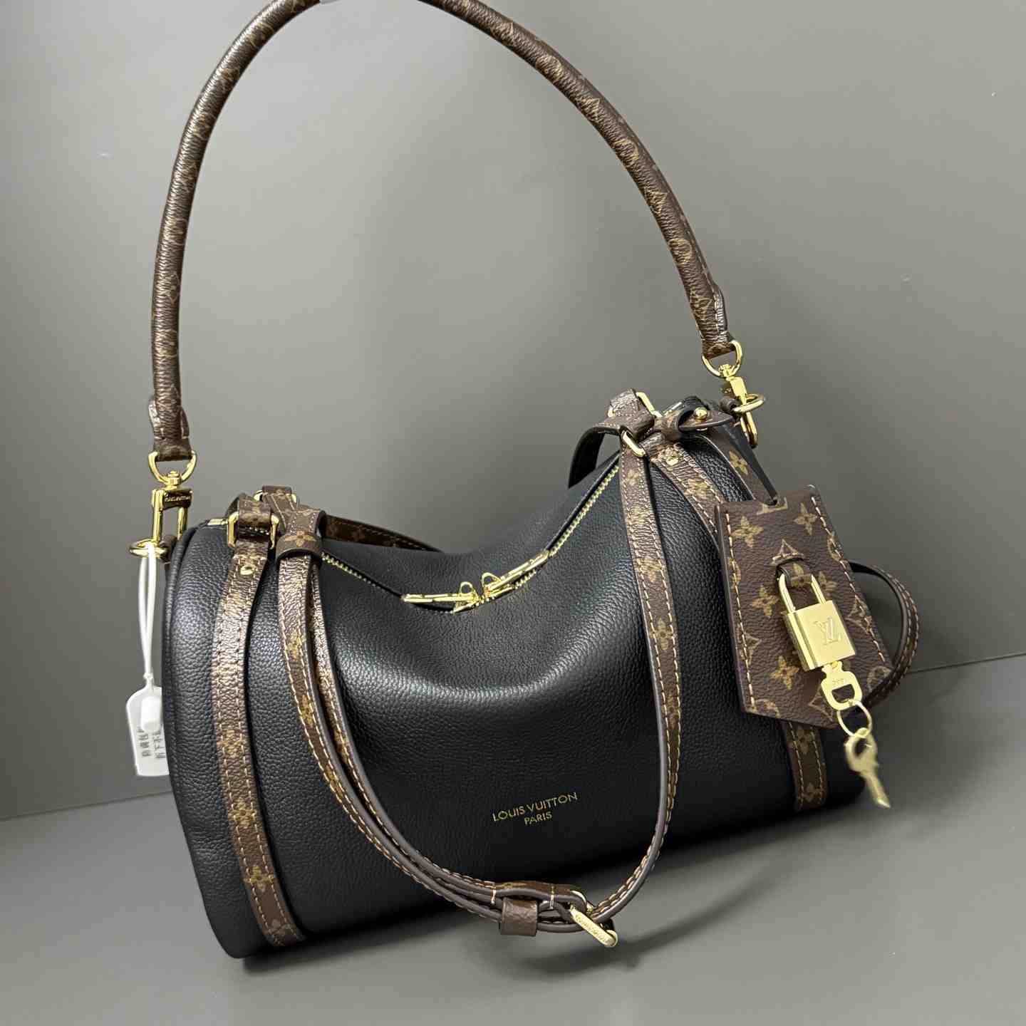 Louis Vuitton Express PM   M26039 - DopestKickz