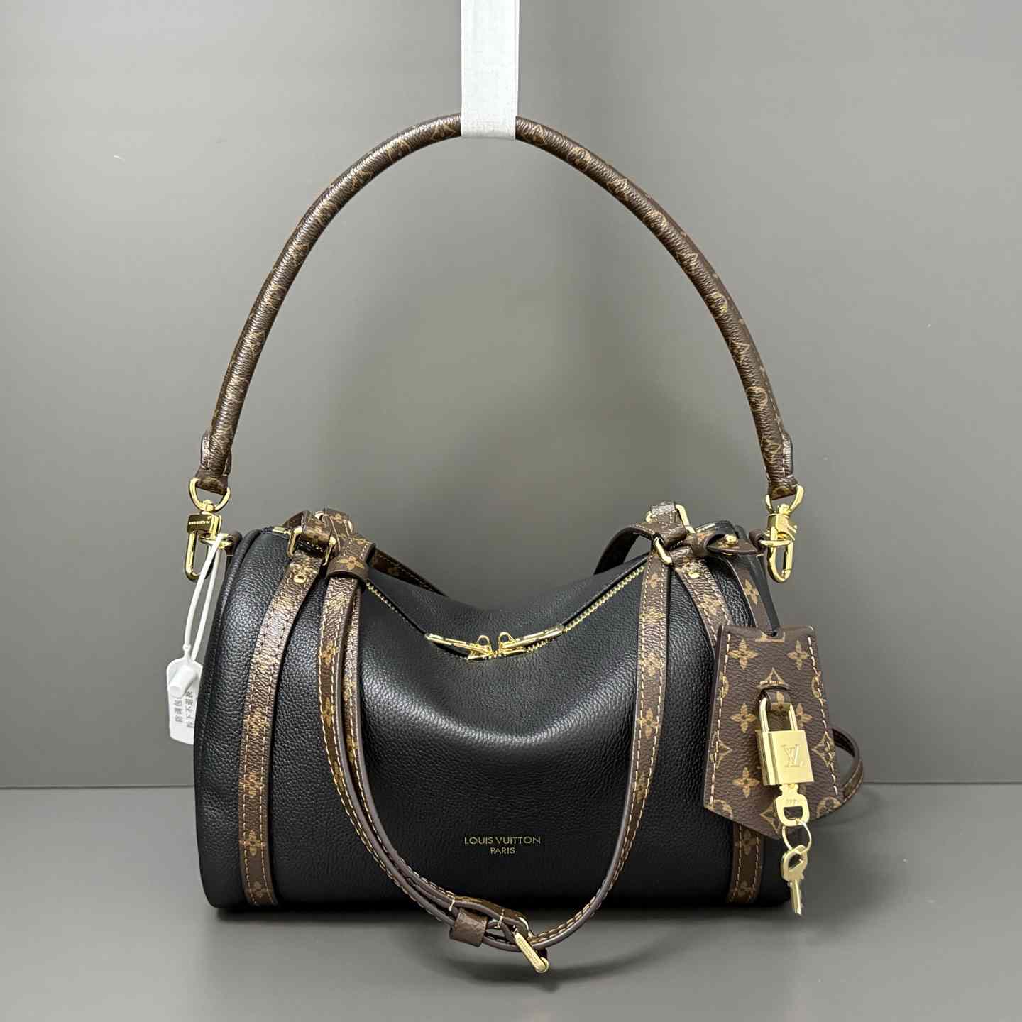 Louis Vuitton Express PM   M26039 - DopestKickz