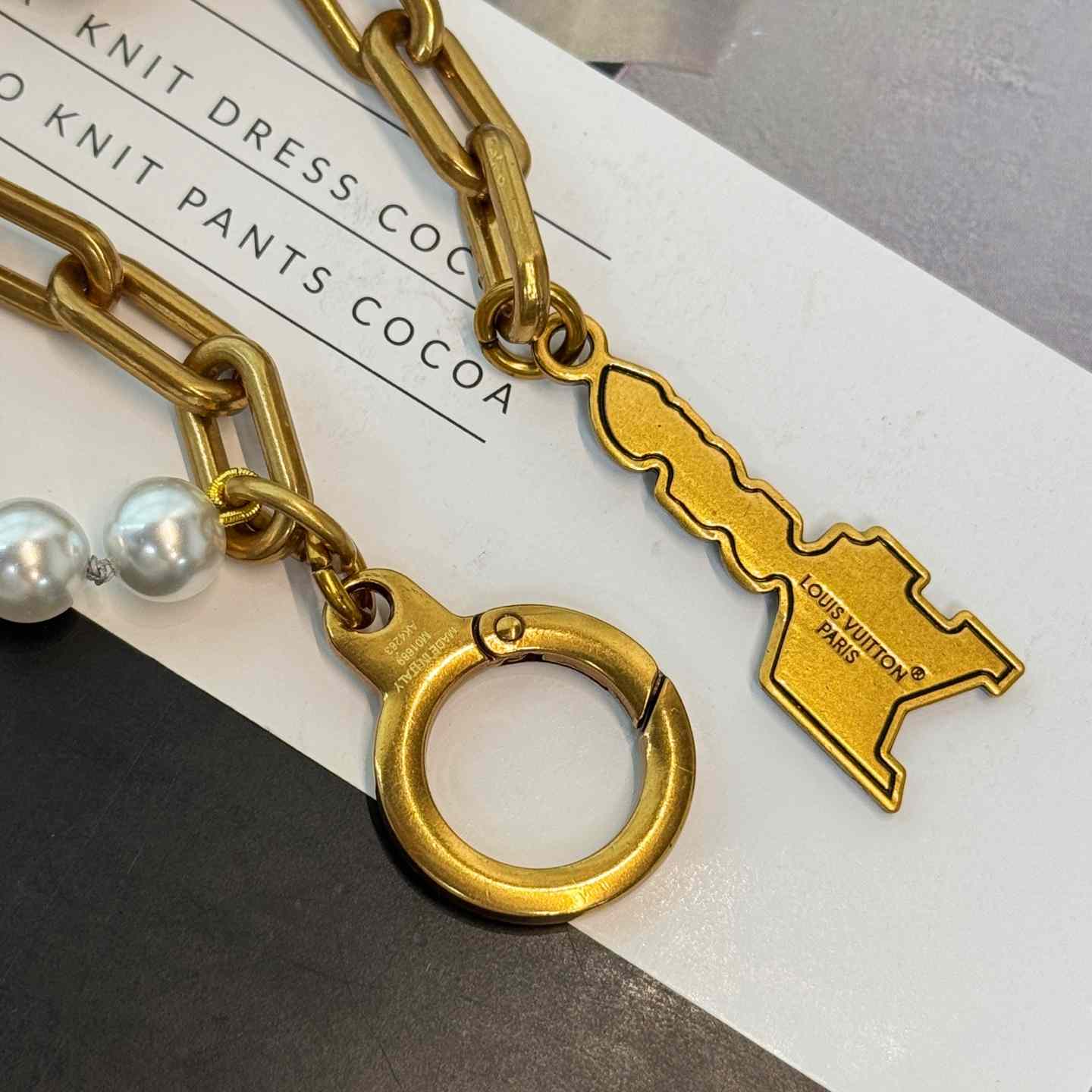 Louis Vuitton Pearls Mini Chain Belt   M03023 - DopestKickz