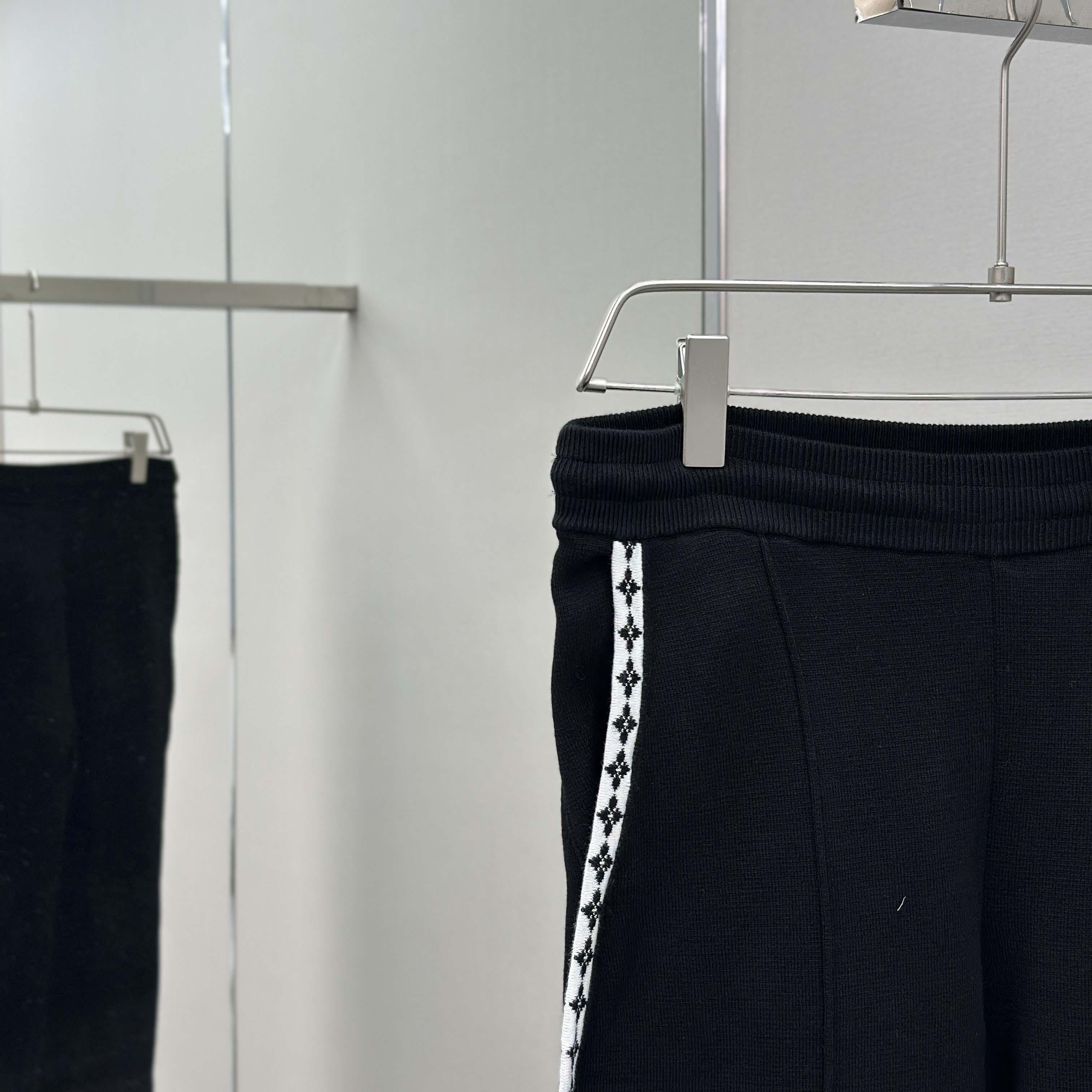 Louis Vuitton Preppy Knitted Wool Trousers   1AGTLU - DopestKickz