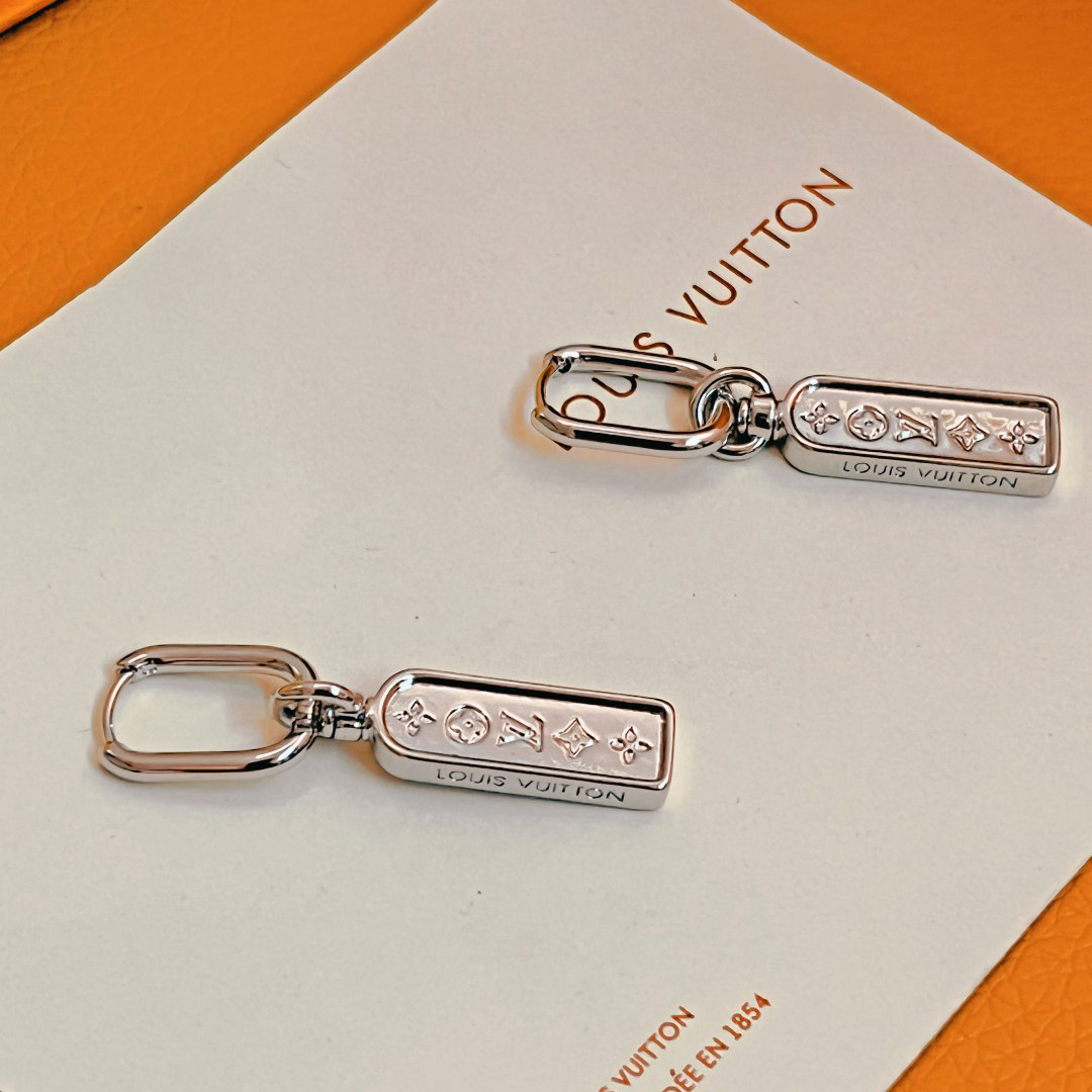 Louis Vuitton Les Gastons Vuitton Tag Single Hoop, White Gold   Q06946 - DopestKickz