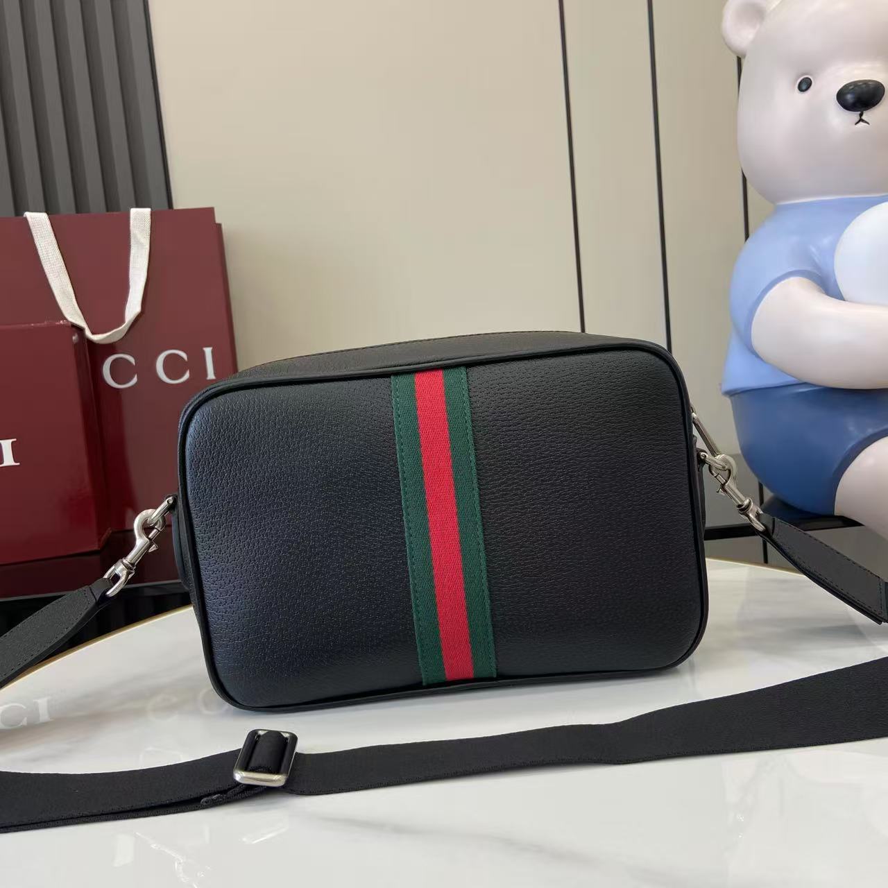 Gucci Ophidia Medium Crossbody Bag - DopestKickz