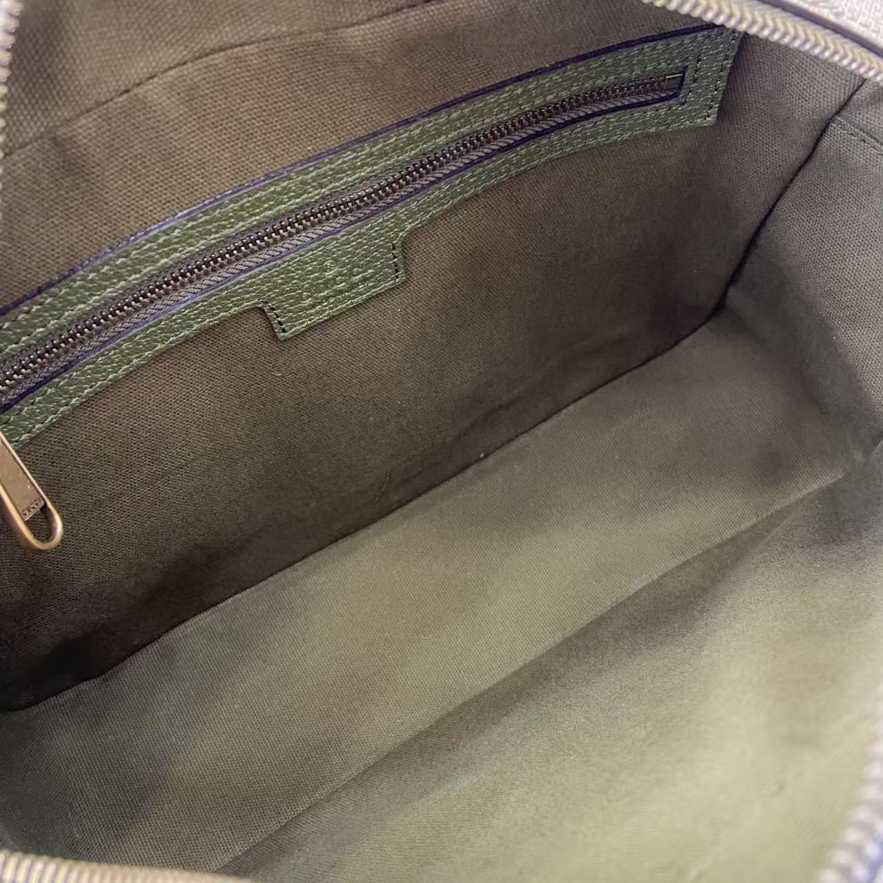 Gucci Ophidia Medium Crossbody Bag - DopestKickz