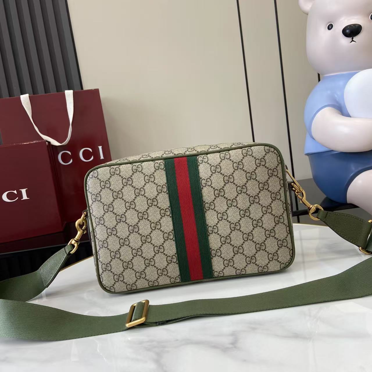 Gucci Ophidia Medium Crossbody Bag - DopestKickz