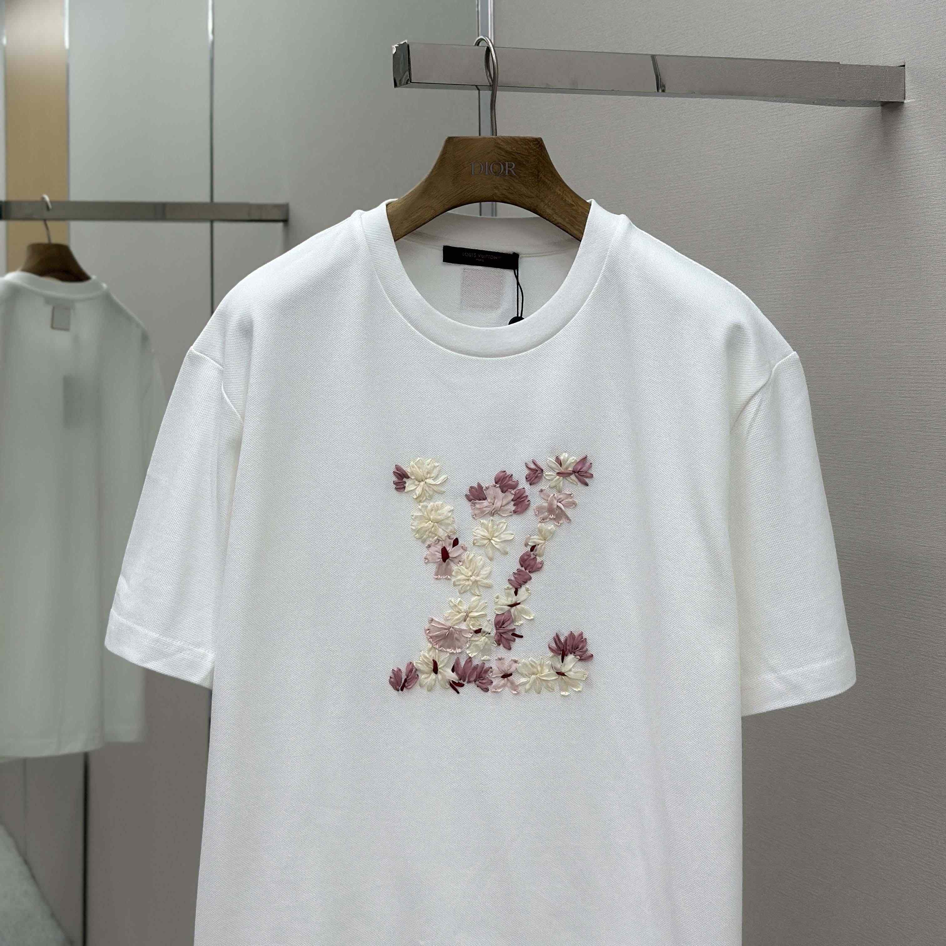 Louis Vuitton Embroidered T-Shirt   1AIMKH - DopestKickz