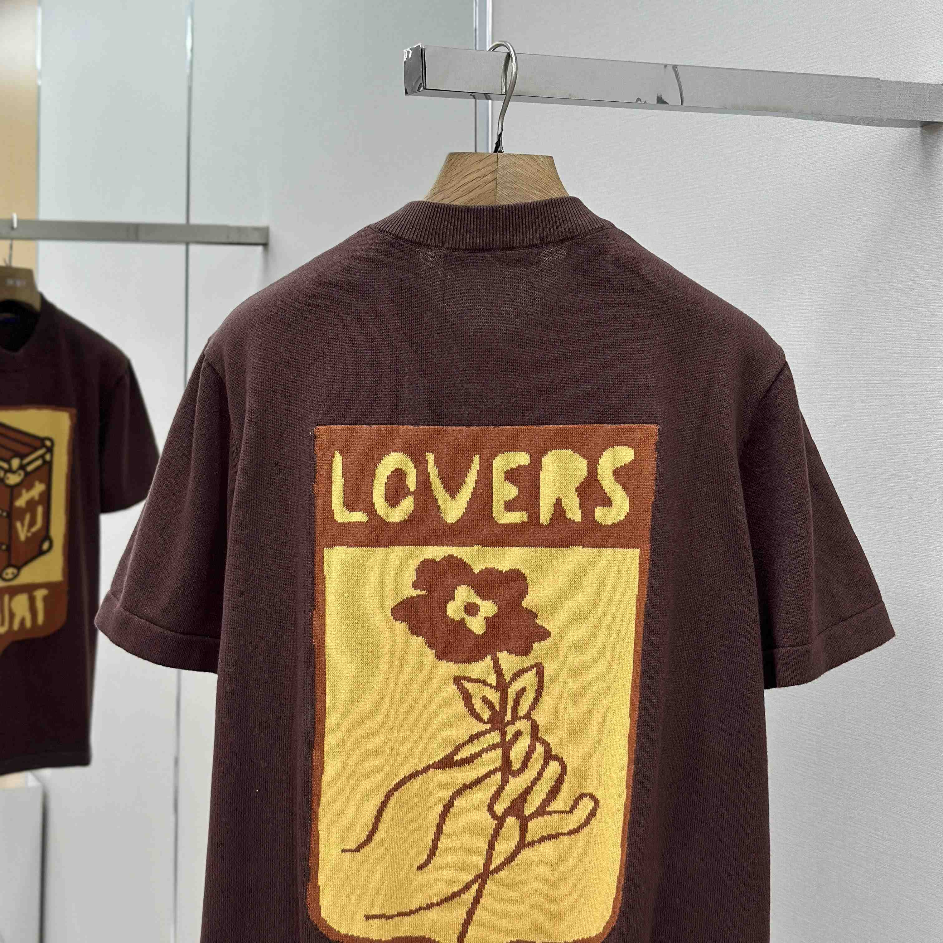 Louis Vuitton Graphic Short-Sleeved Crewneck    1AFIX1 - DopestKickz