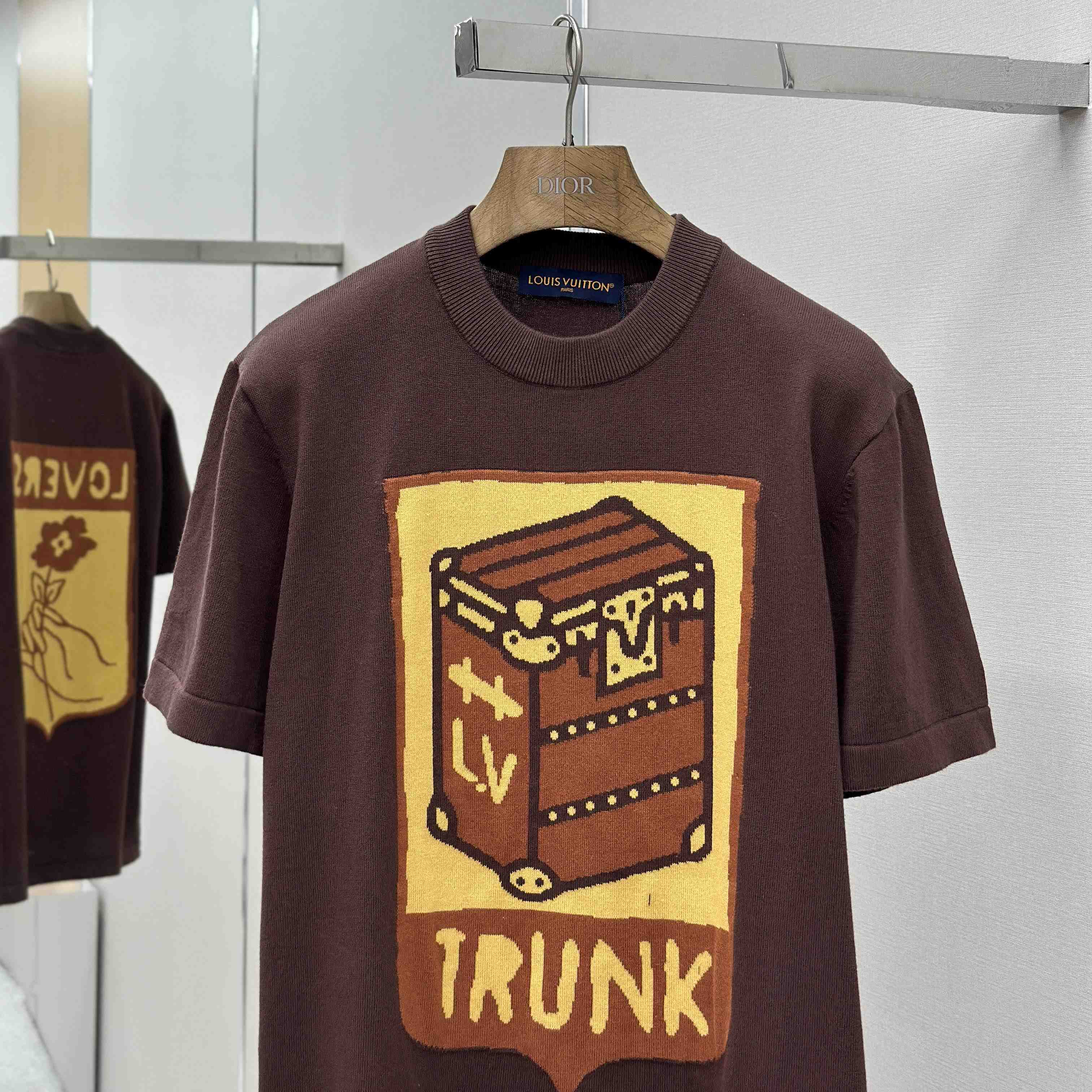 Louis Vuitton Graphic Short-Sleeved Crewneck    1AFIX1 - DopestKickz