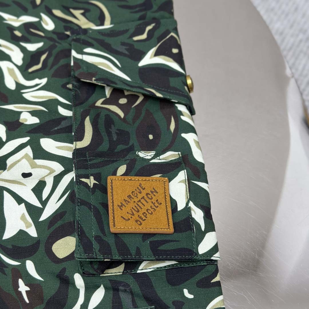 Louis Vuitton Multi Pocket Cargo Pants   1AIMEP - DopestKickz