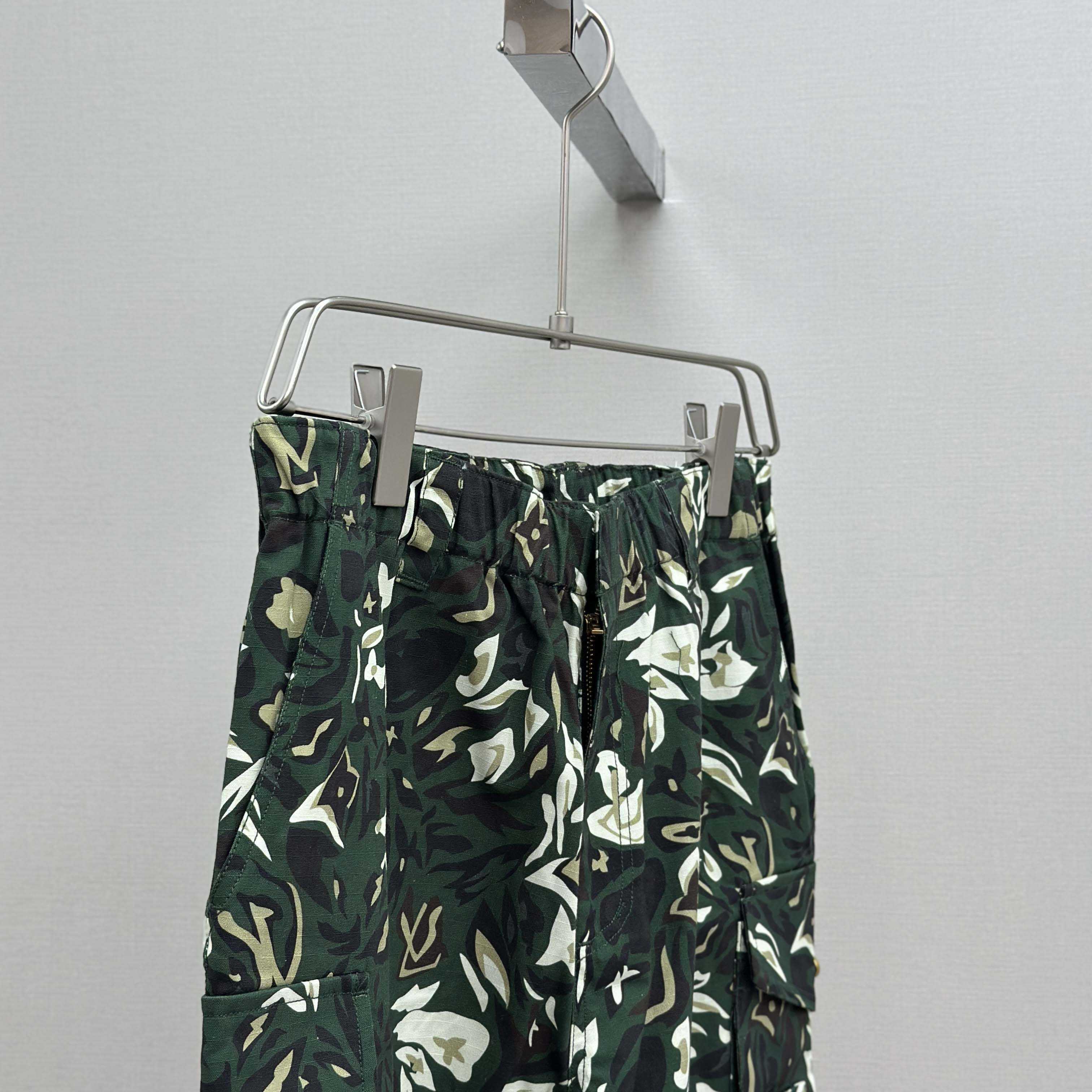 Louis Vuitton Multi Pocket Cargo Pants   1AIMEP - DopestKickz