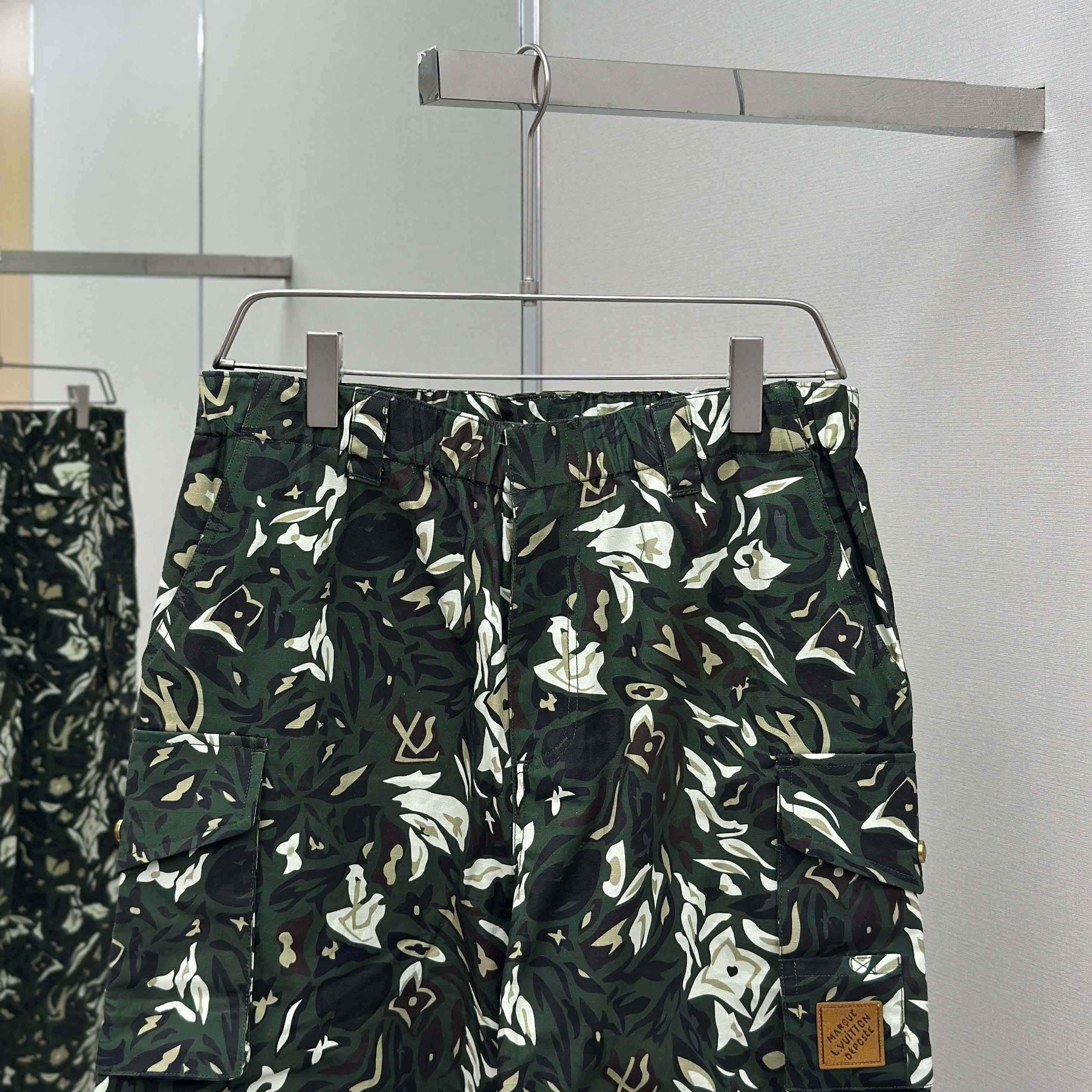 Louis Vuitton Multi Pocket Cargo Pants   1AIMEP - DopestKickz