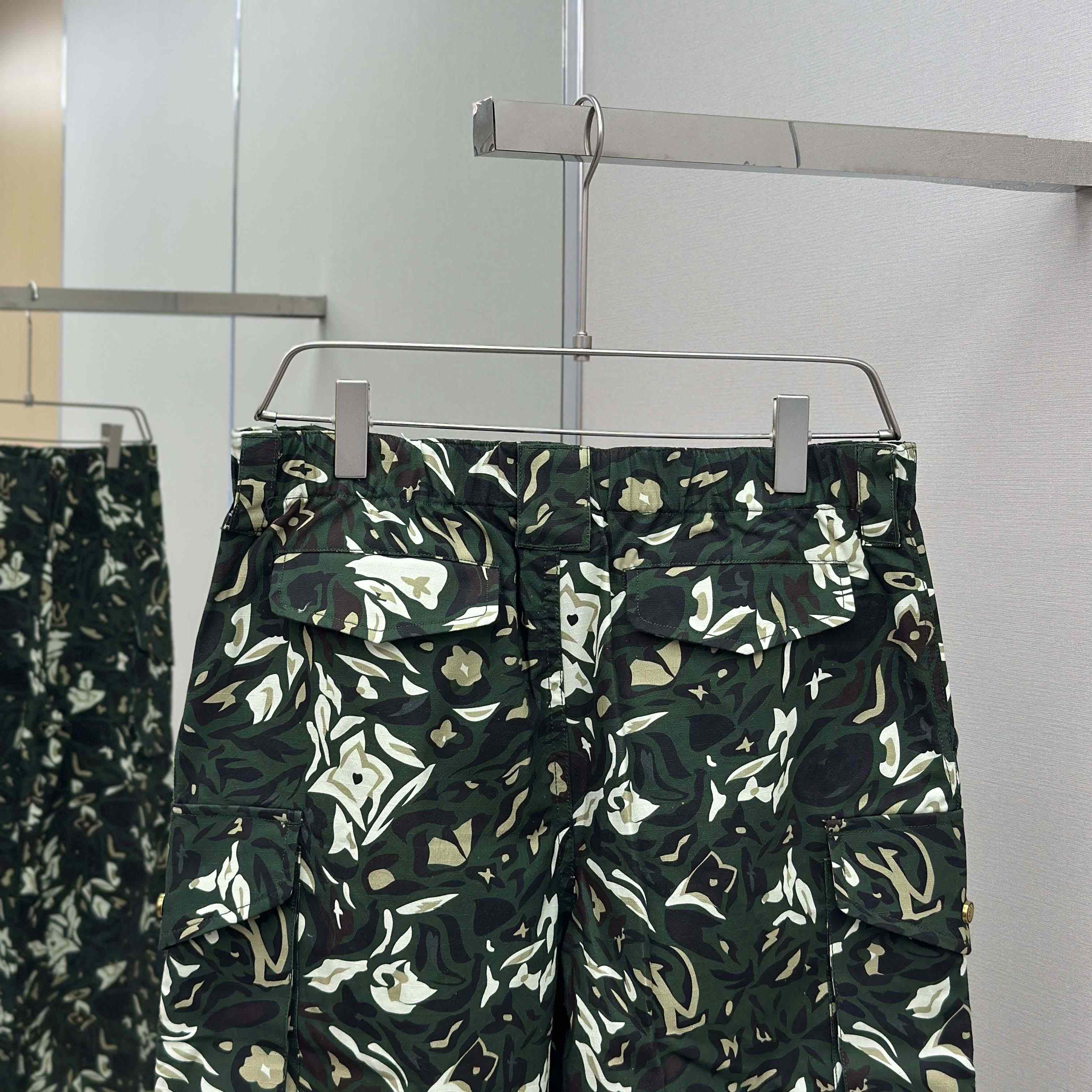 Louis Vuitton Multi Pocket Cargo Pants   1AIMEP - DopestKickz