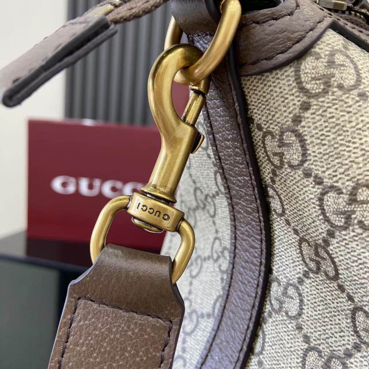 Gucci Savoy Medium Duffle Bag - DopestKickz