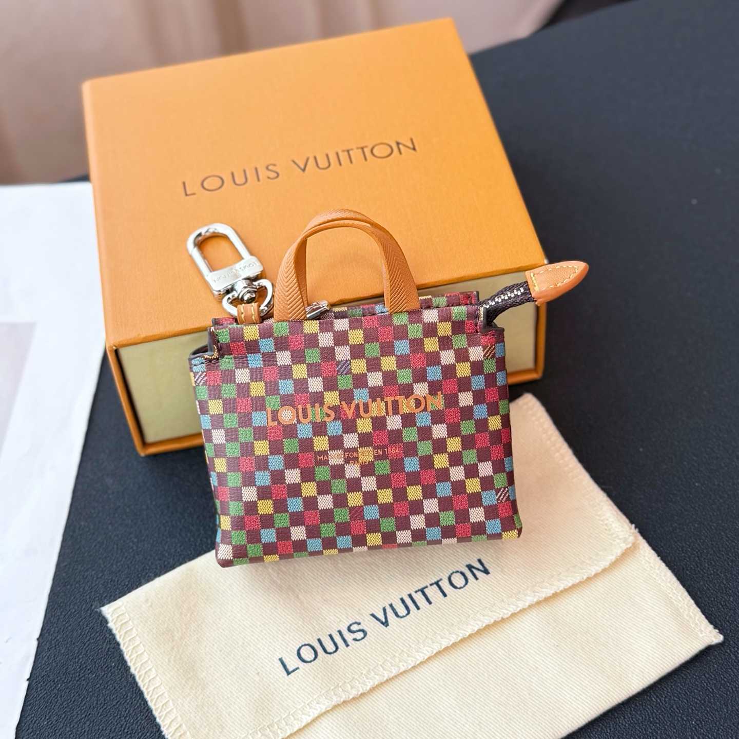 Louis Vuitton LV Mini Shopper Bag Charm    - DopestKickz