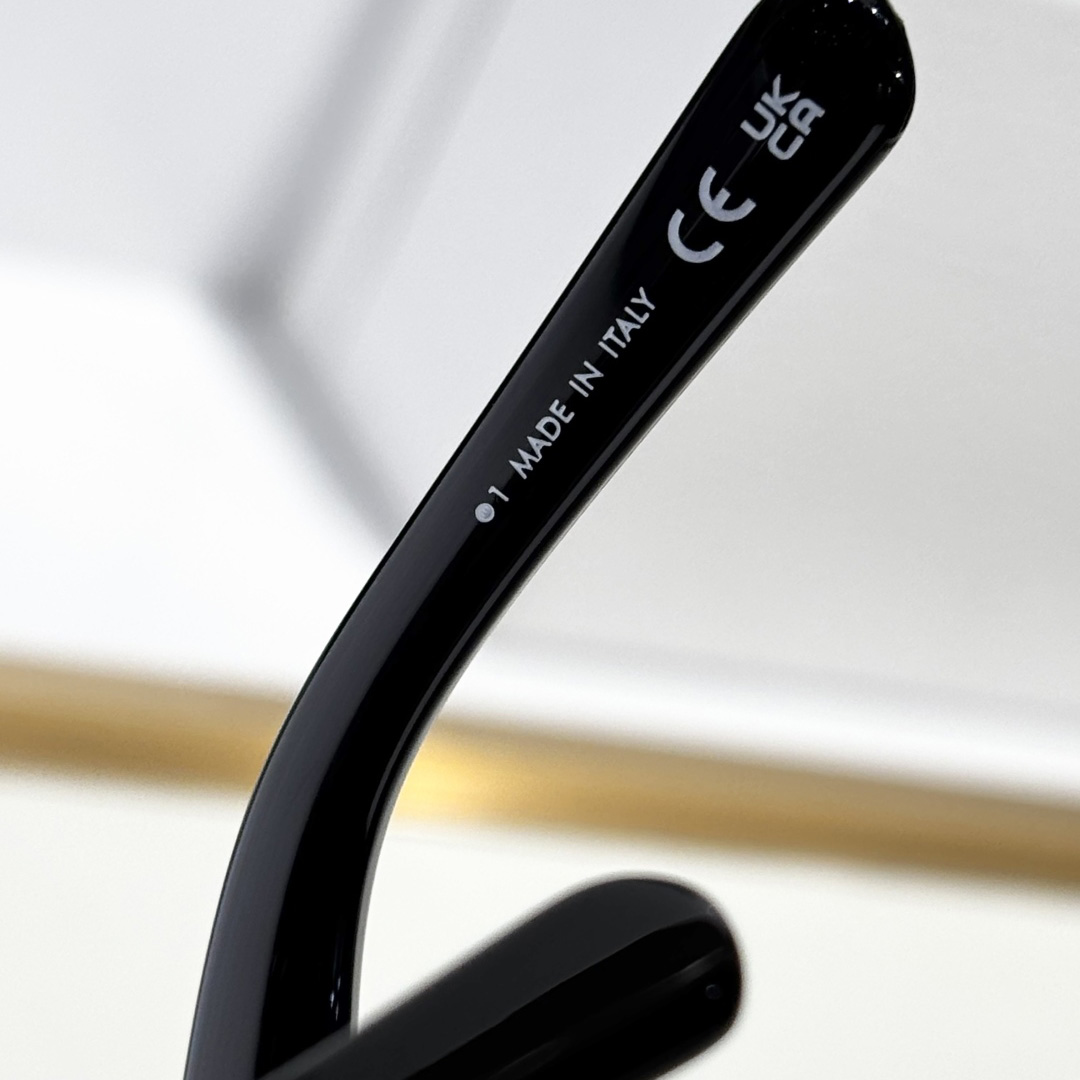 DiorGlow B2I   - DopestKickz