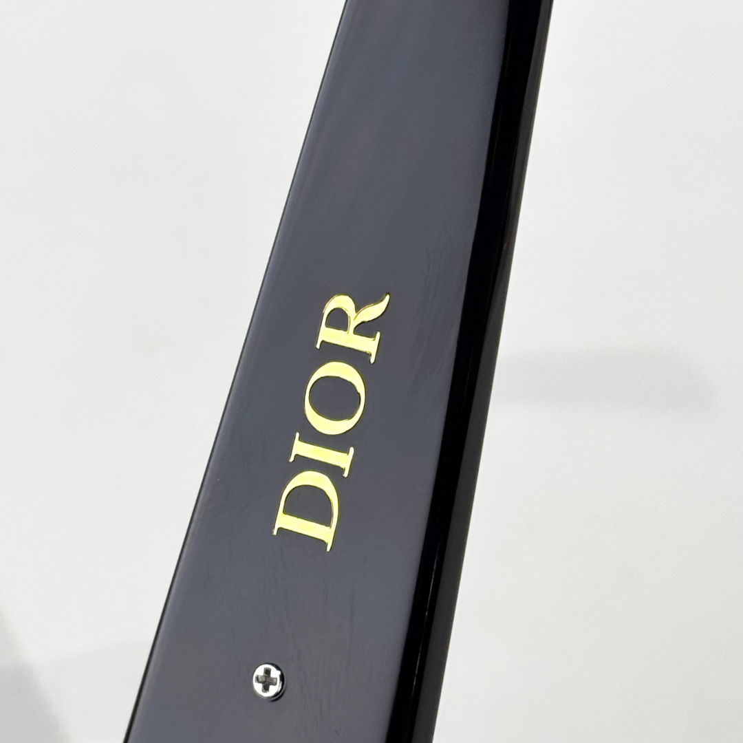 DiorGlow B2I   - DopestKickz