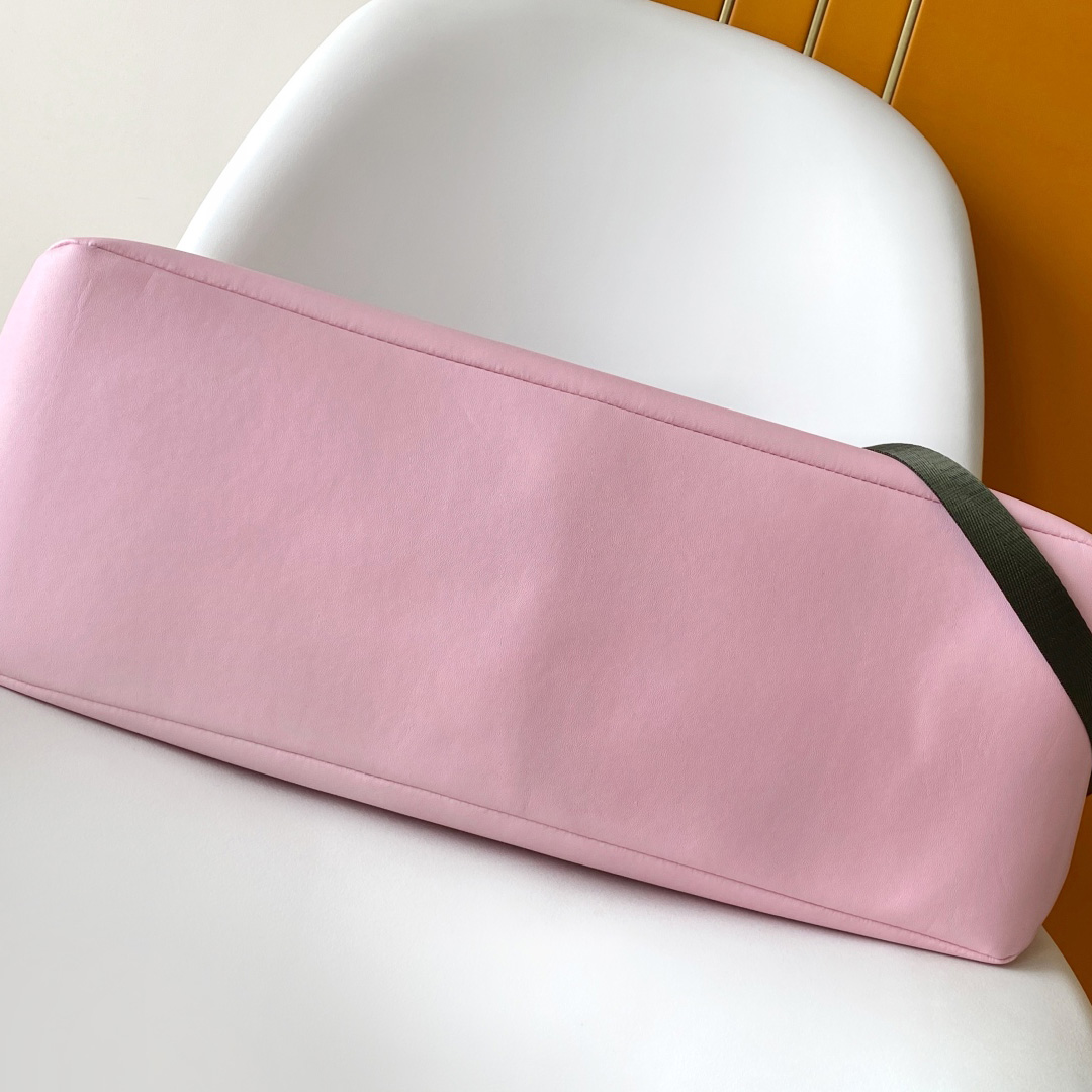 Louis Vuitton Shopper Tote MM   M15273 - DopestKickz