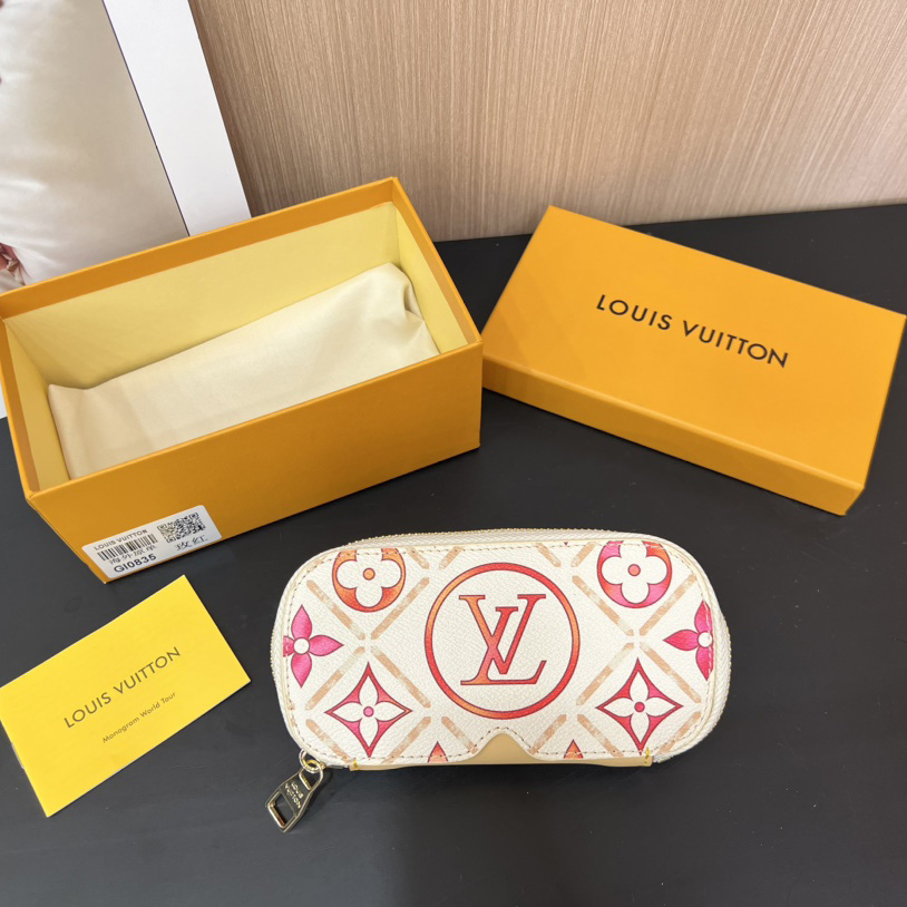 Louis Vuitton Sunglasses Pouch - DopestKickz