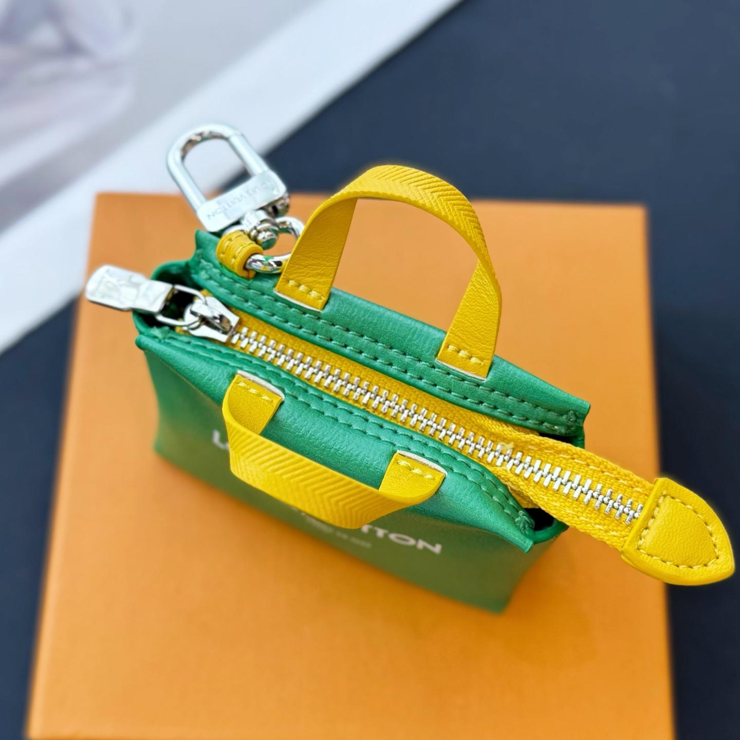 Louis Vuitton LV Mini Shopper Bag Charm    - DopestKickz
