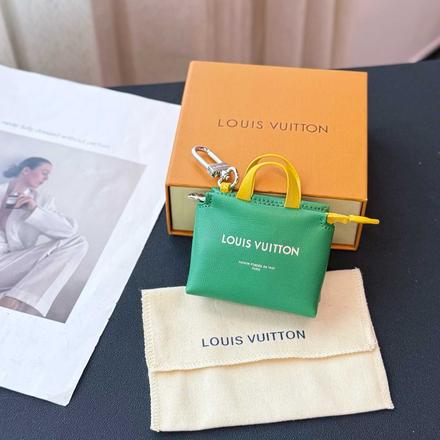 Louis Vuitton LV Mini Shopper Bag Charm    - DopestKickz