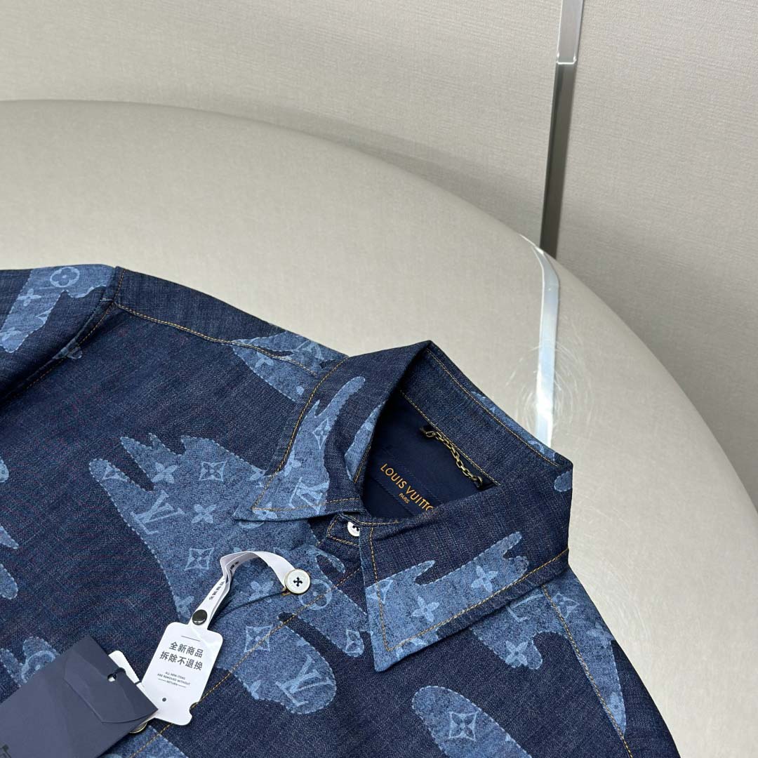 Louis Vuitton Monogram Short-Sleeved Chambray Shirt   1AIMJ8 - DopestKickz