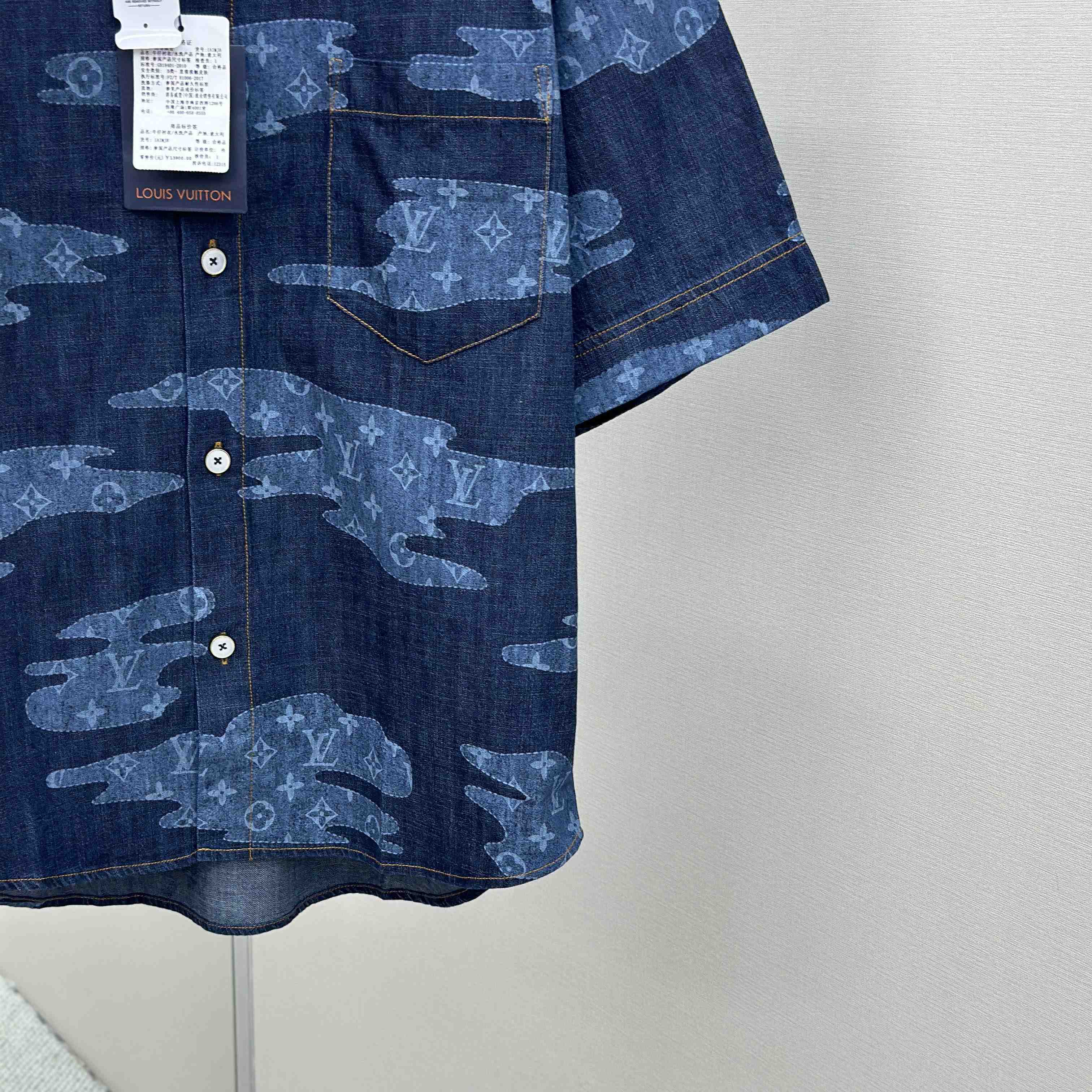 Louis Vuitton Monogram Short-Sleeved Chambray Shirt   1AIMJ8 - DopestKickz