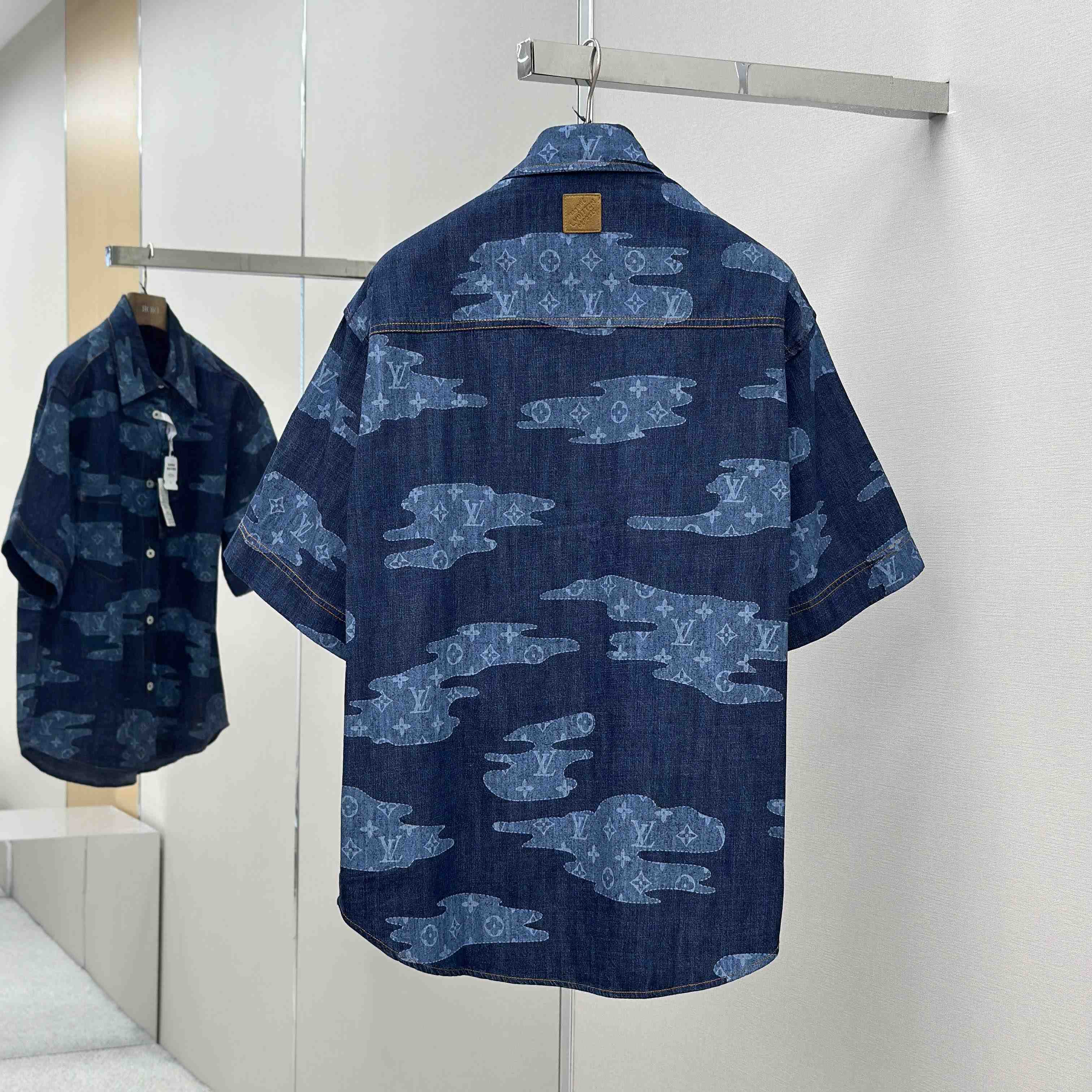 Louis Vuitton Monogram Short-Sleeved Chambray Shirt   1AIMJ8 - DopestKickz